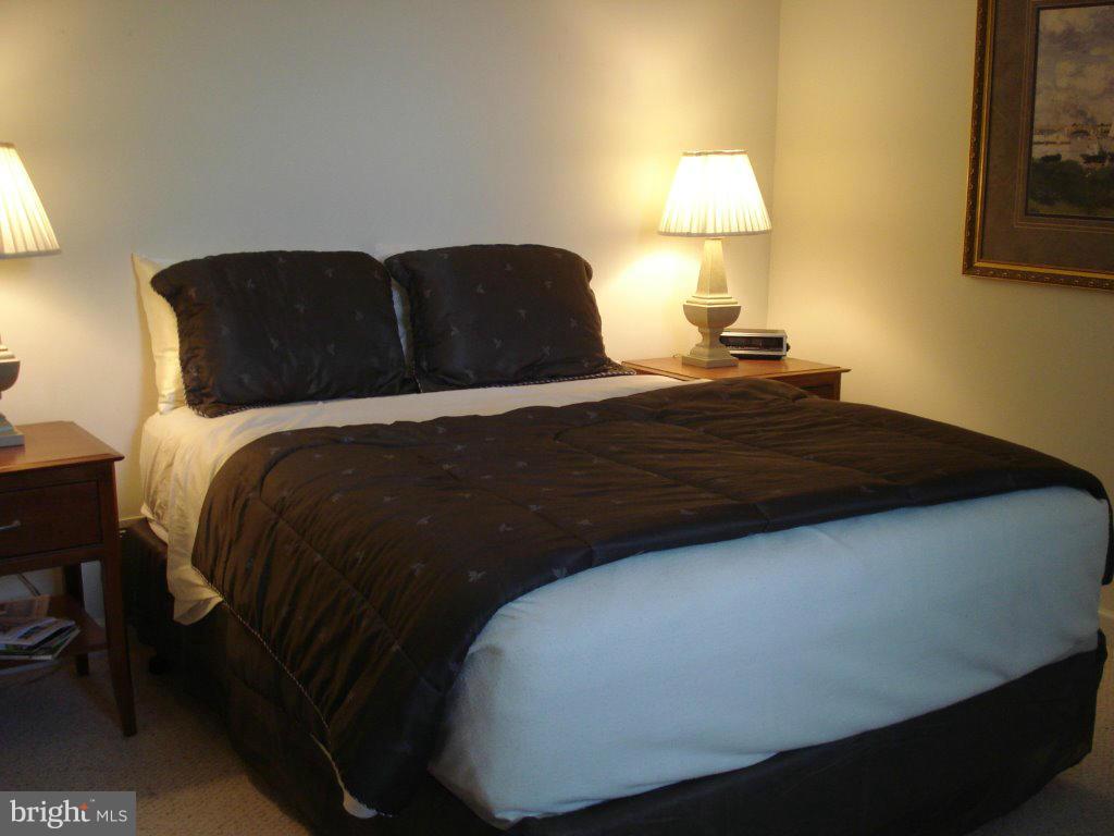 MEADOWBRANCH MEWS - Residential Lease