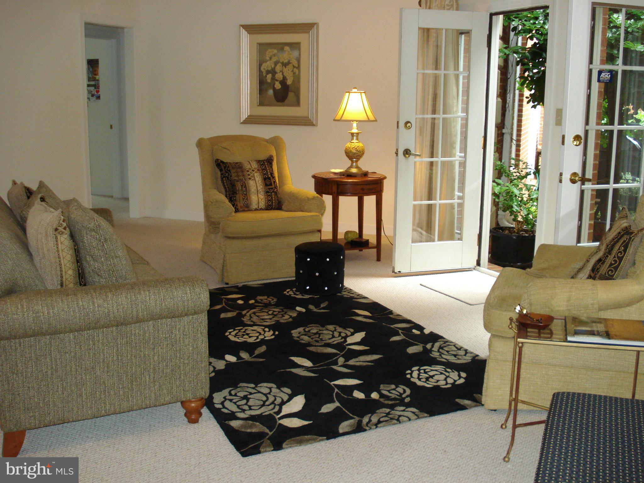 MEADOWBRANCH MEWS - Residential Lease