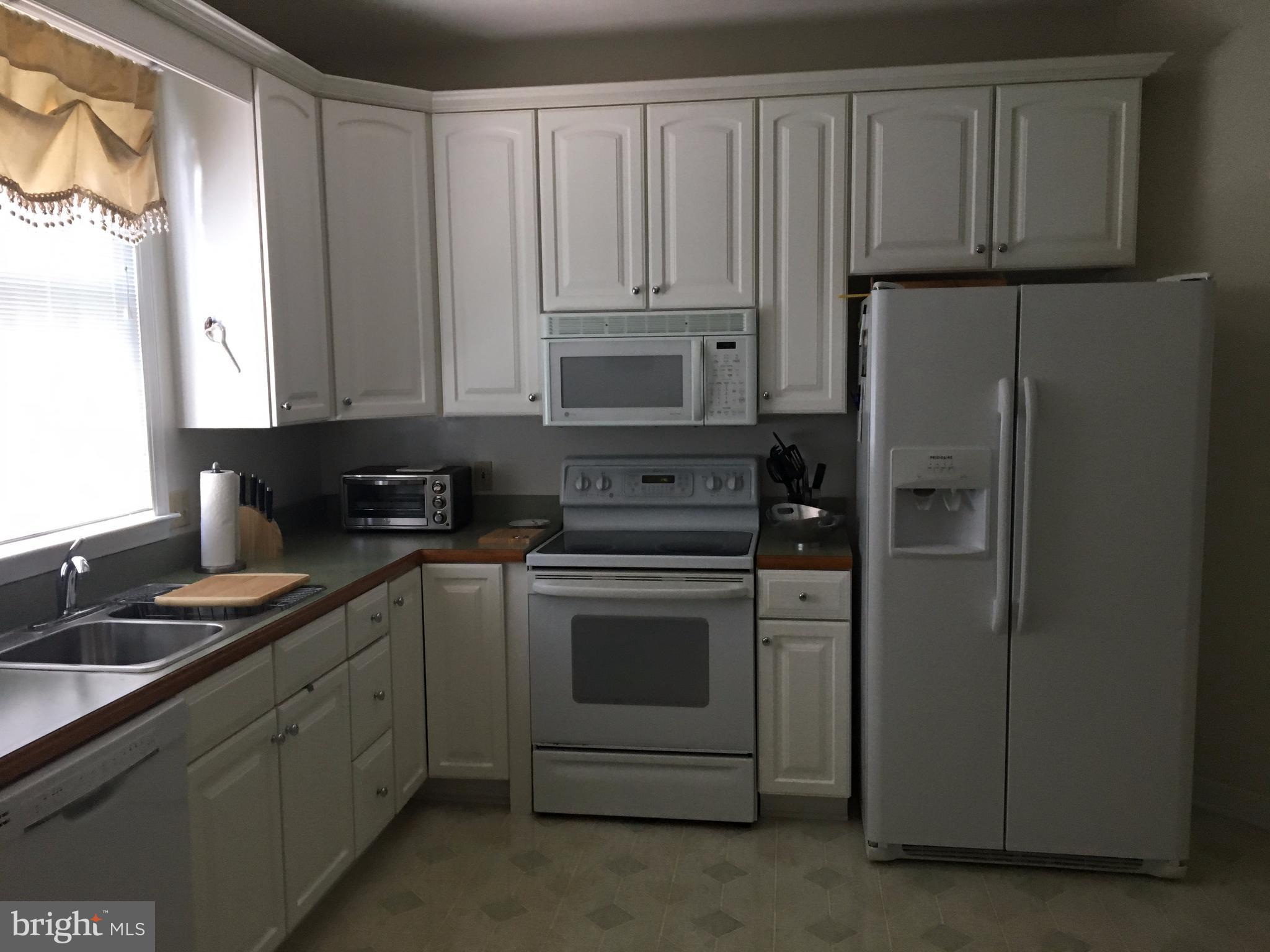 MEADOWBRANCH MEWS - Residential Lease