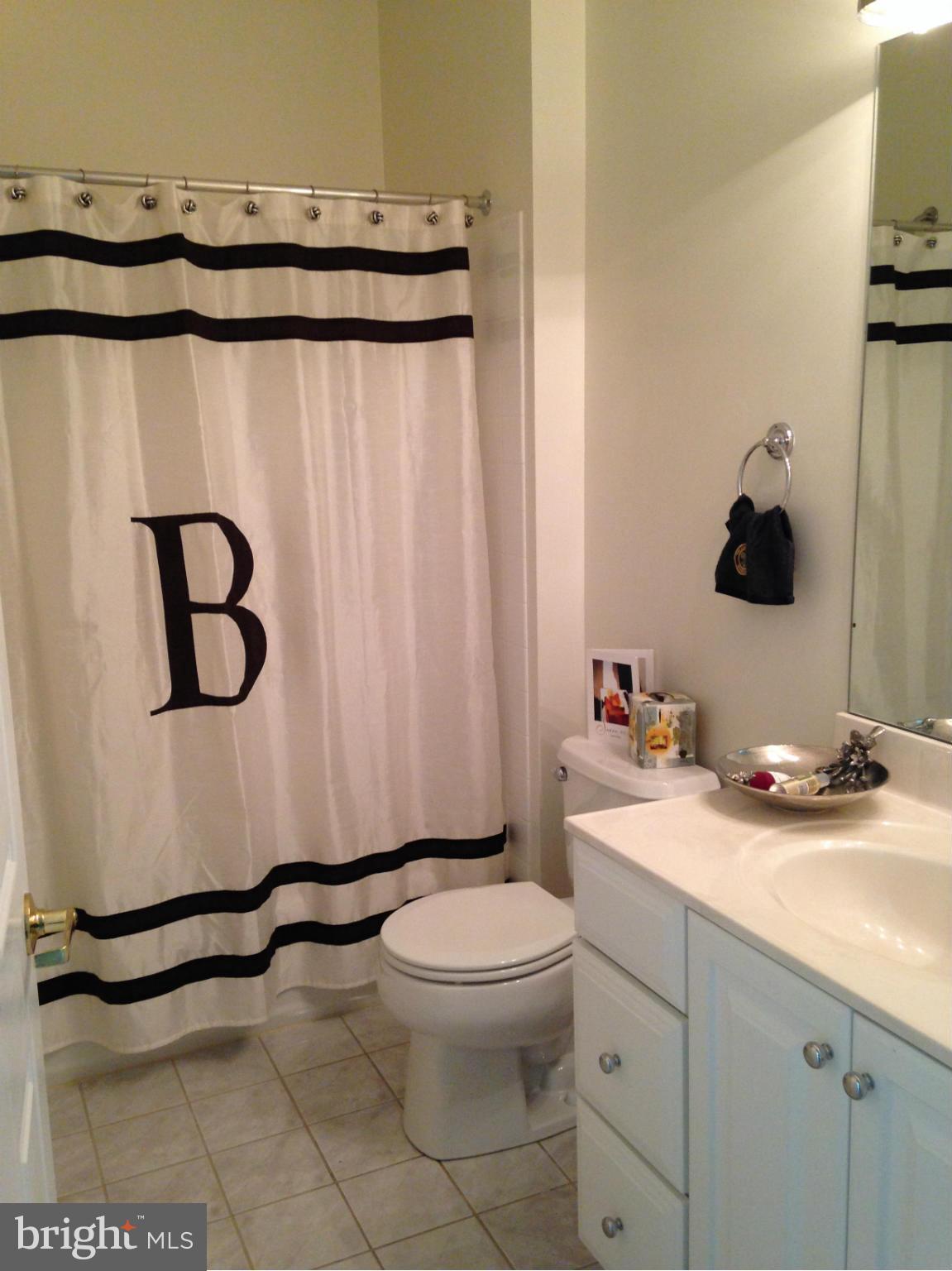 MEADOWBRANCH MEWS - Residential Lease