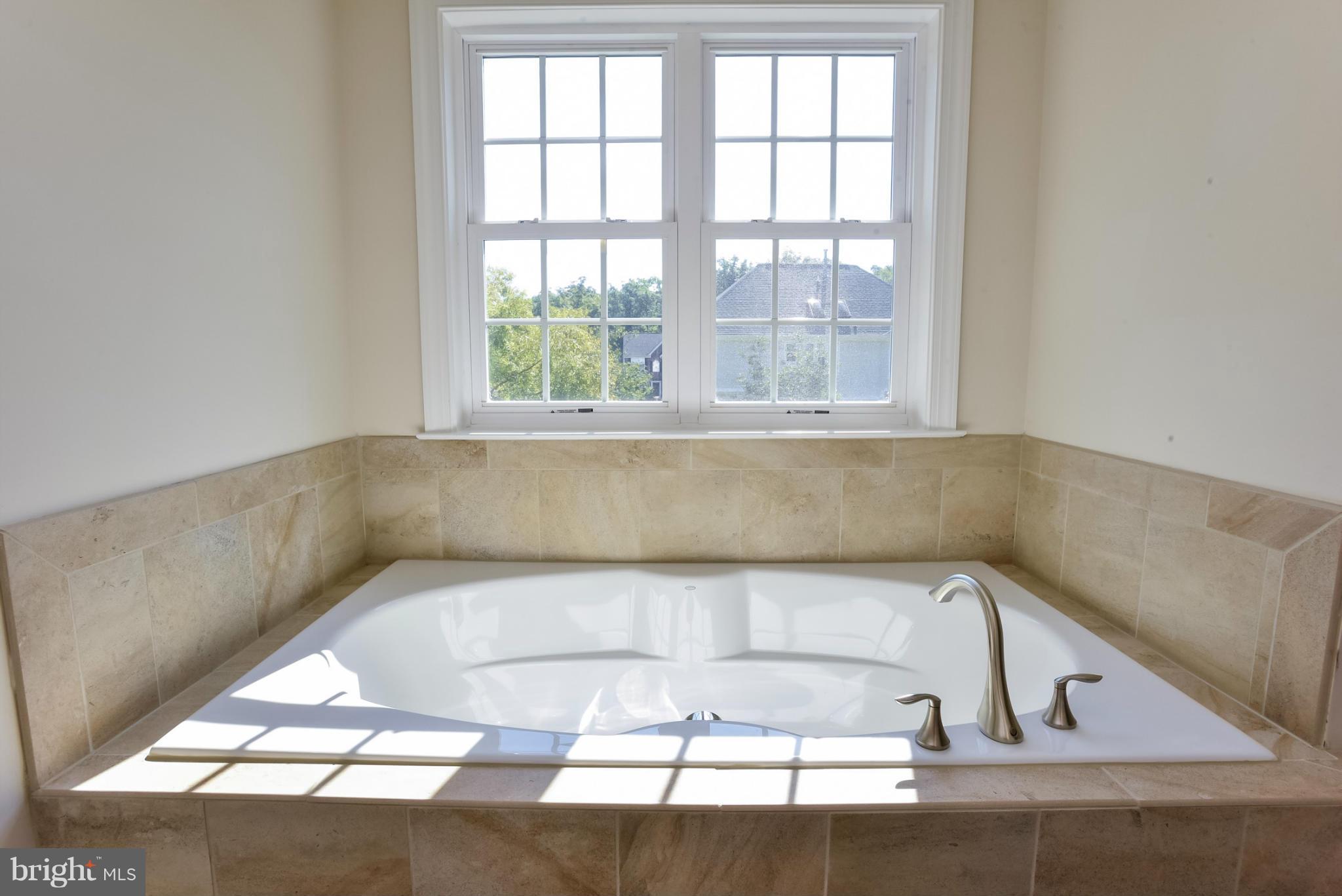 ARTILLERY RIDGE - Residential