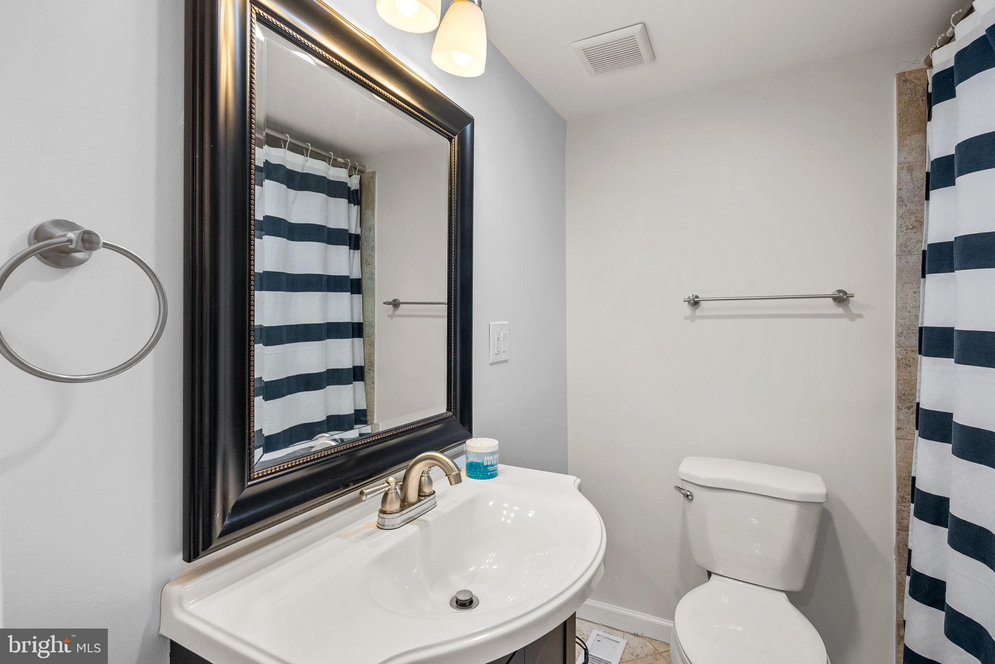 CLINTON - Residential Lease