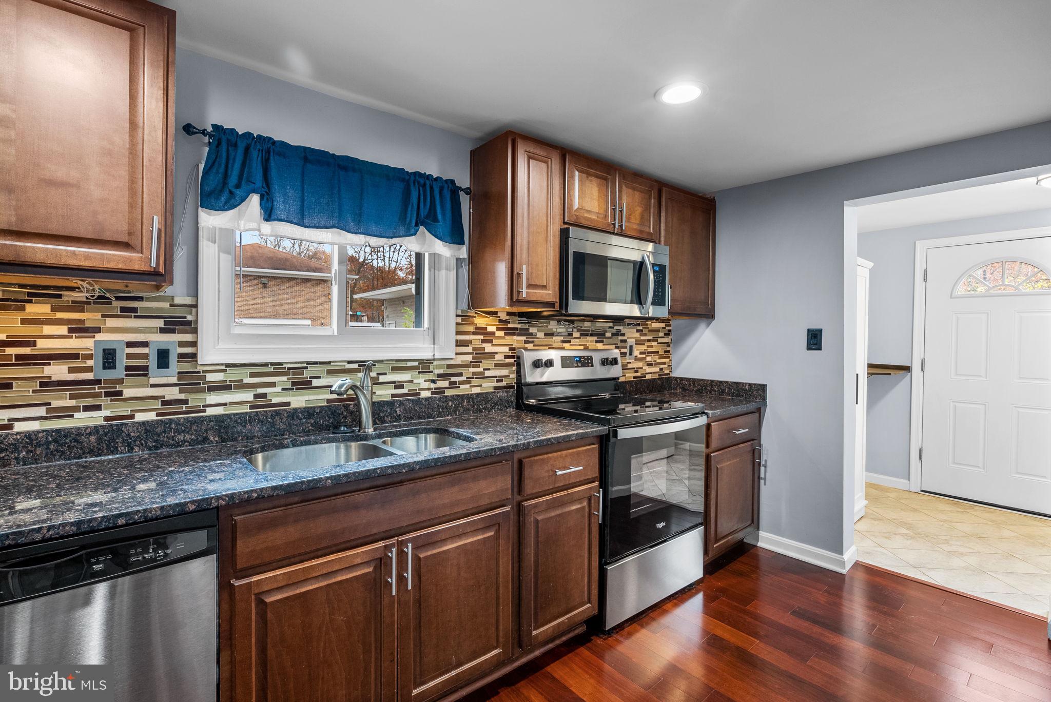 CLINTON - Residential Lease