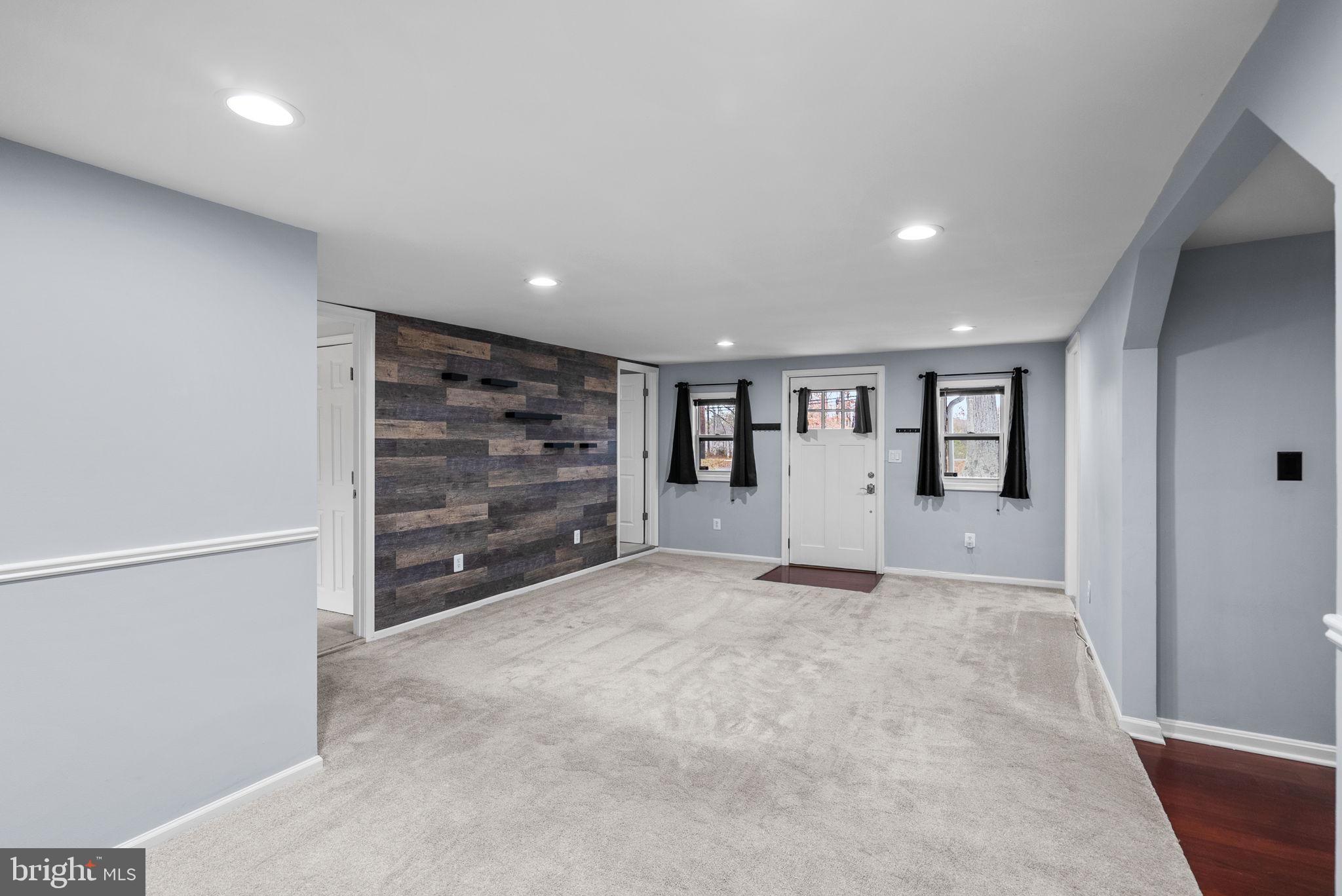 CLINTON - Residential Lease