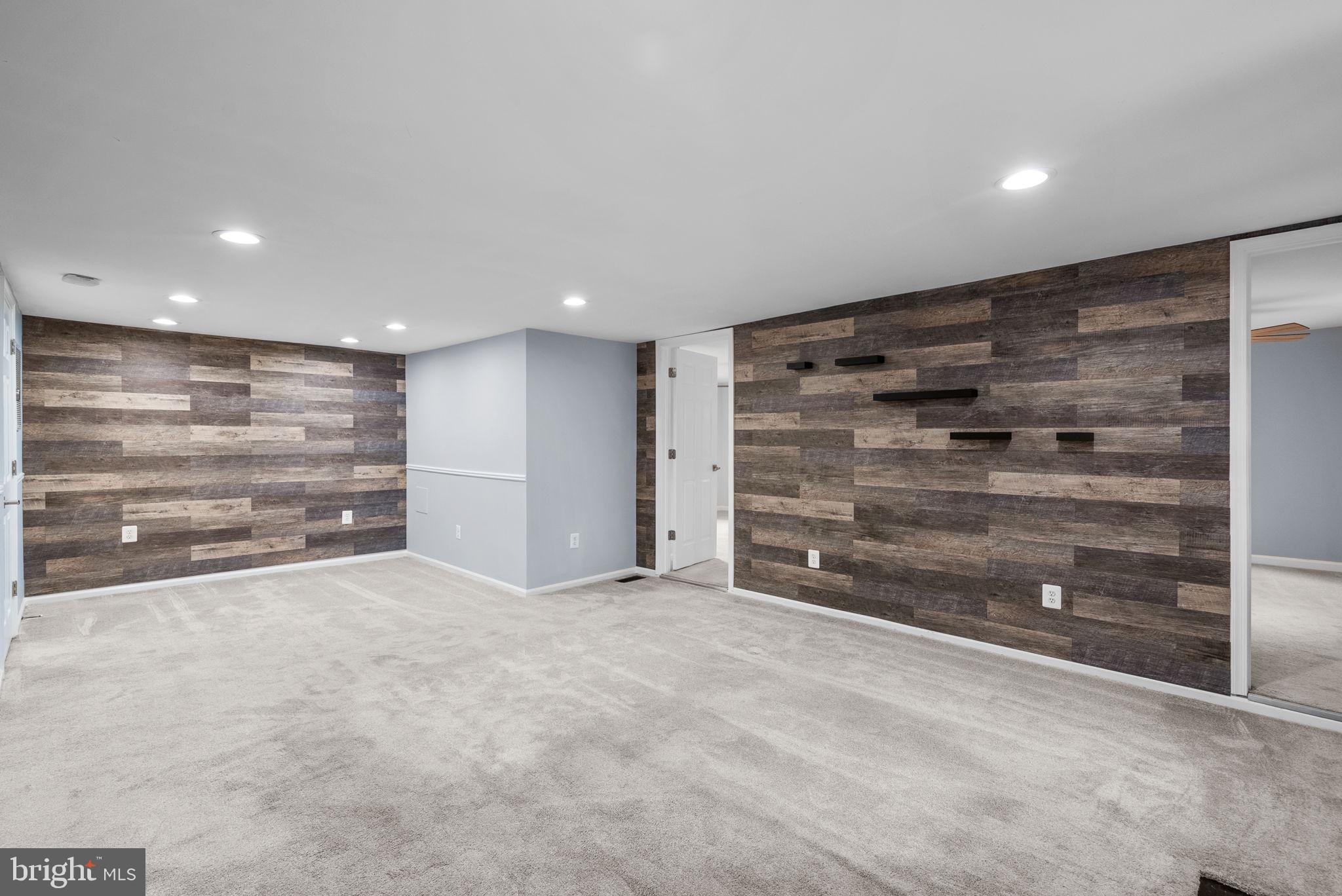 CLINTON - Residential Lease