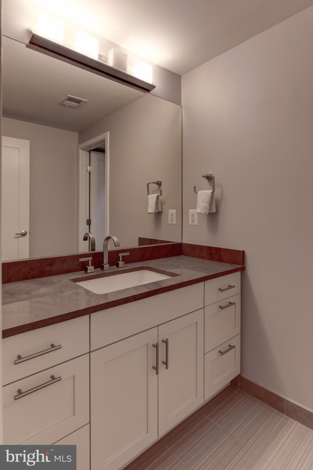 GOLF CLUB MANOR - Residential