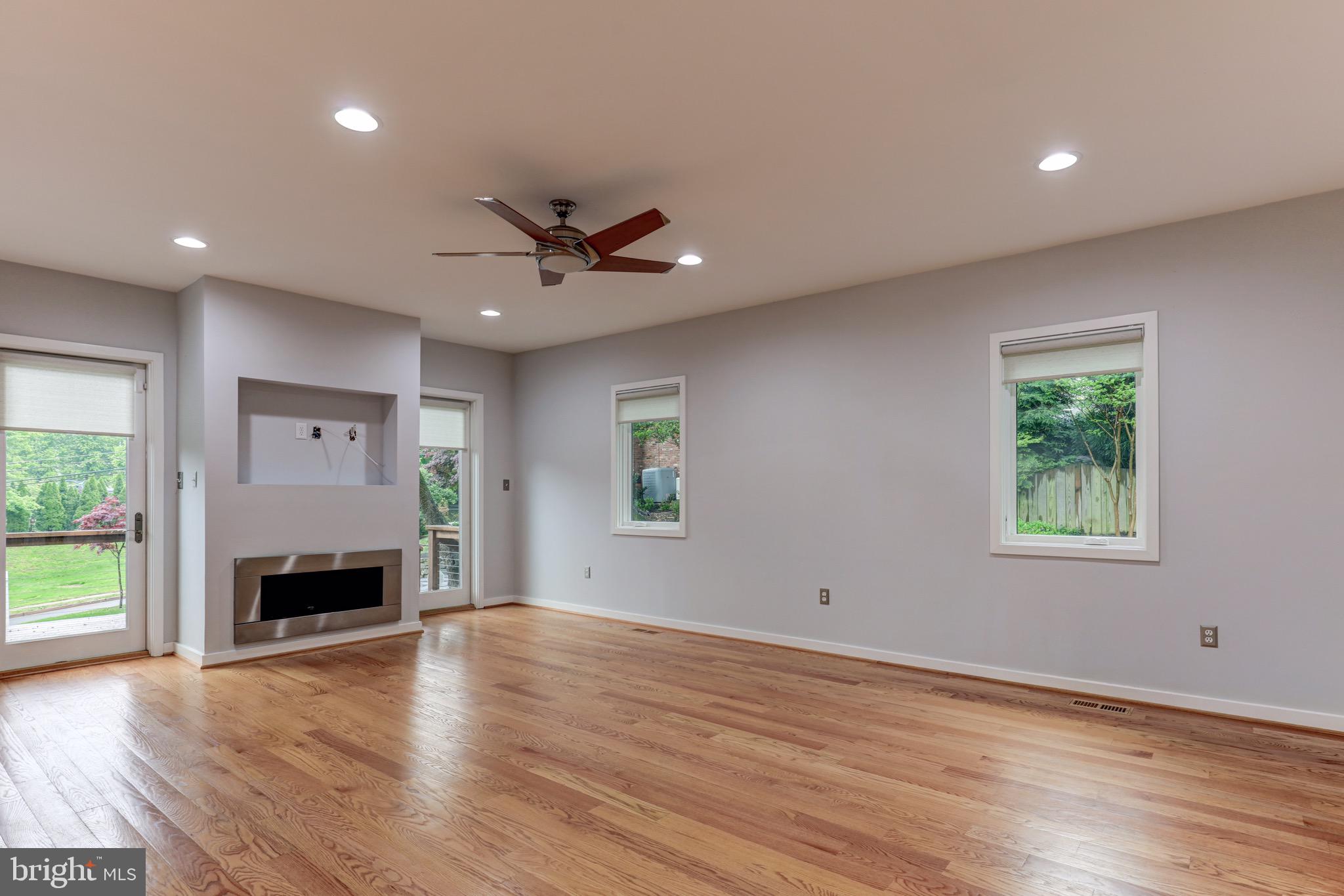 GOLF CLUB MANOR - Residential