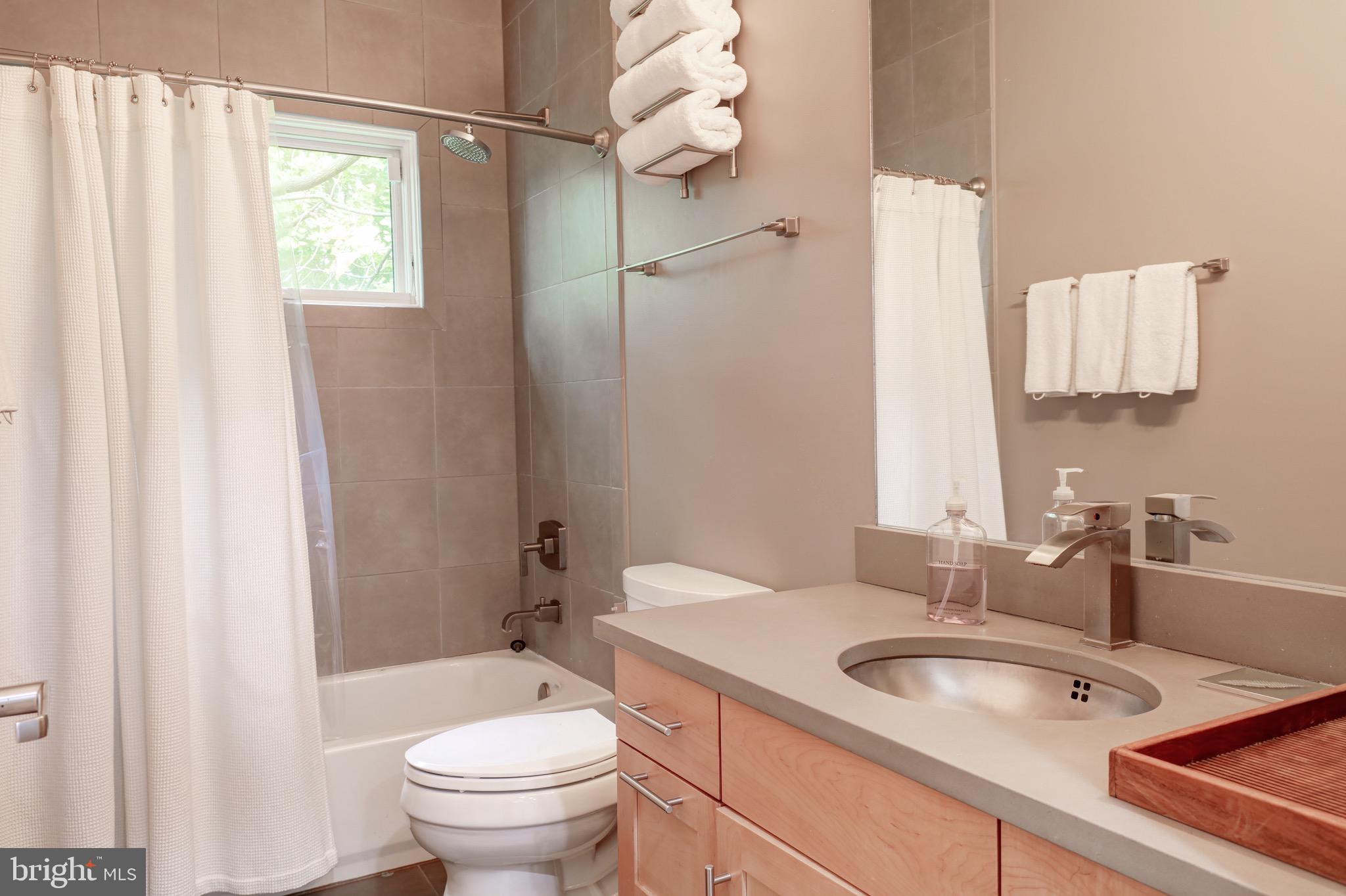 GOLF CLUB MANOR - Residential