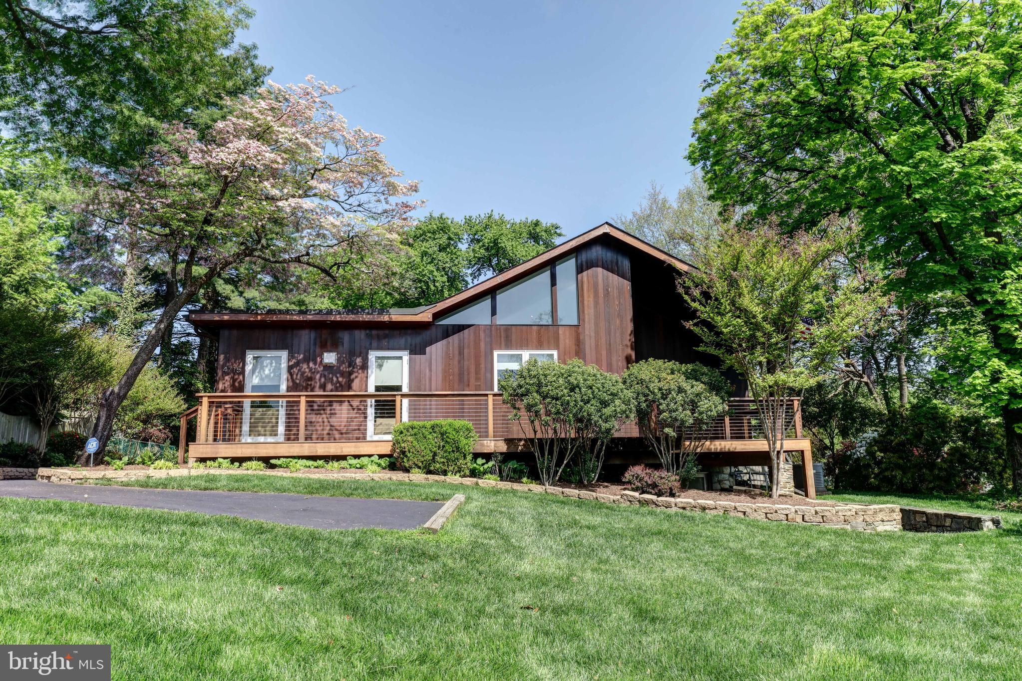 GOLF CLUB MANOR - Residential