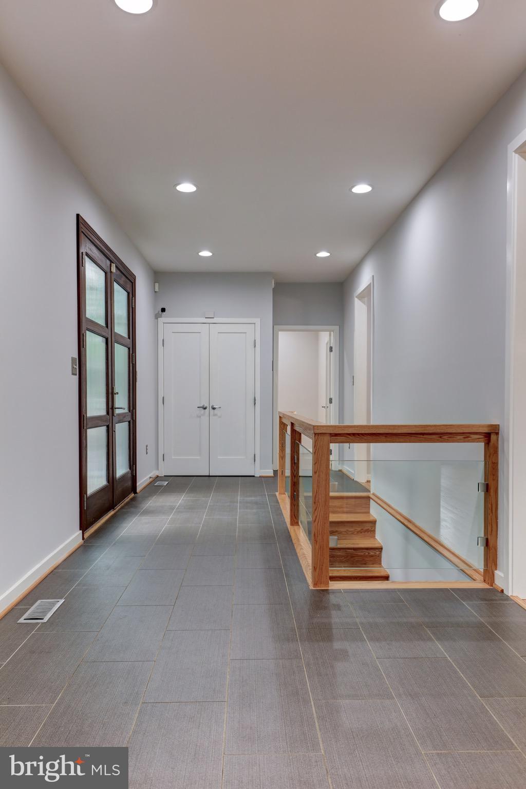 GOLF CLUB MANOR - Residential