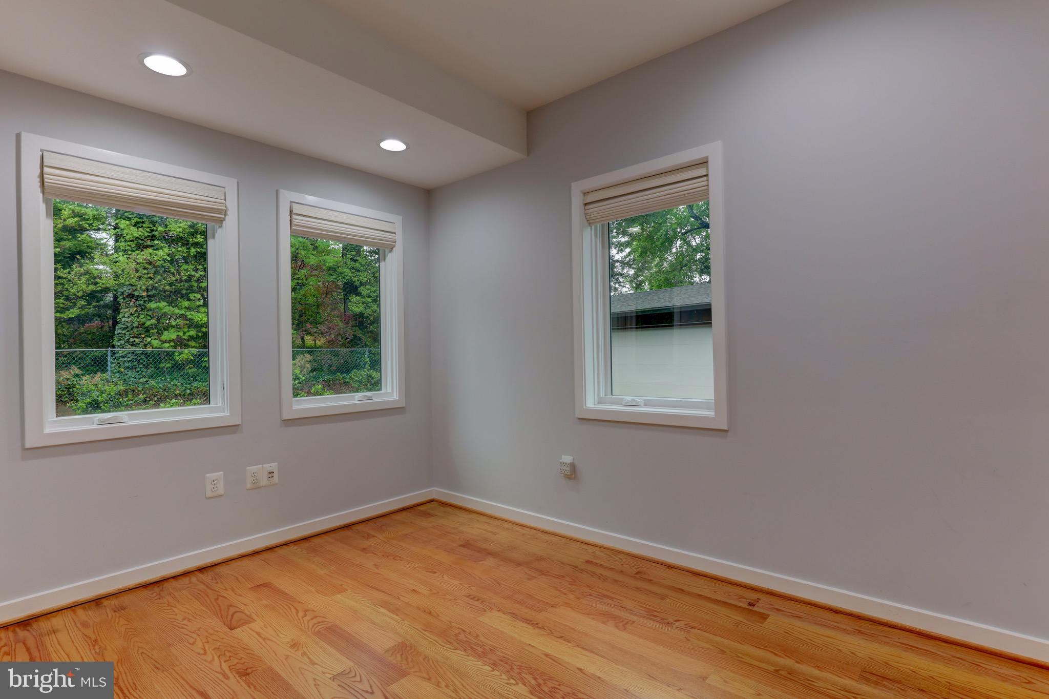 GOLF CLUB MANOR - Residential