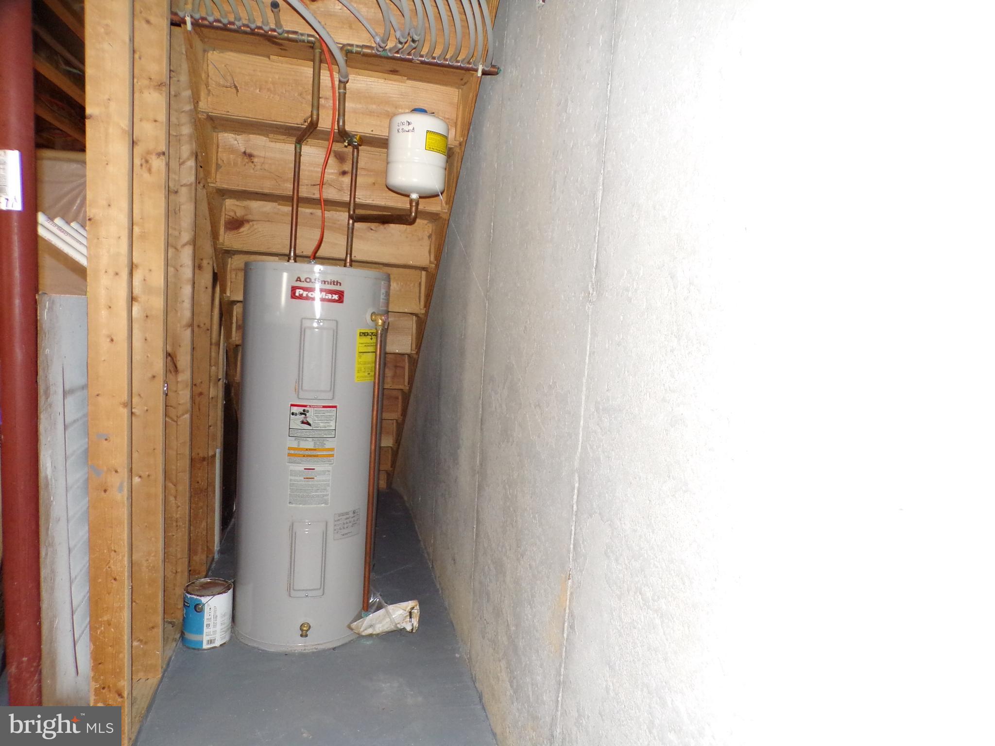 AMBER WOODS - Residential