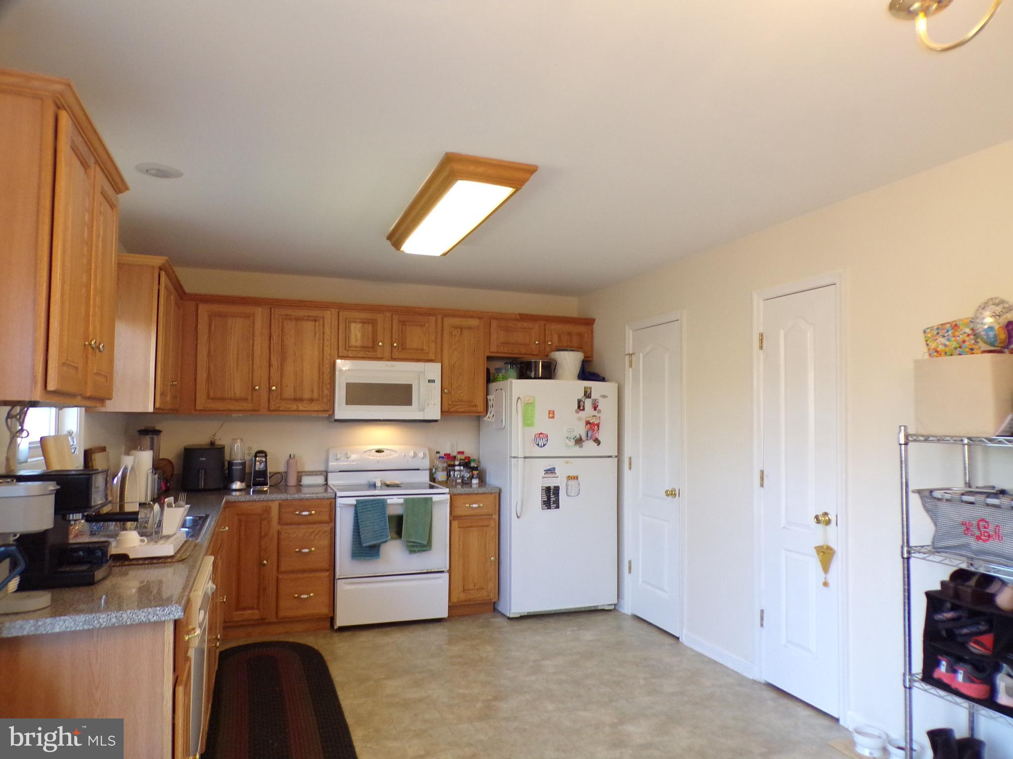 AMBER WOODS - Residential