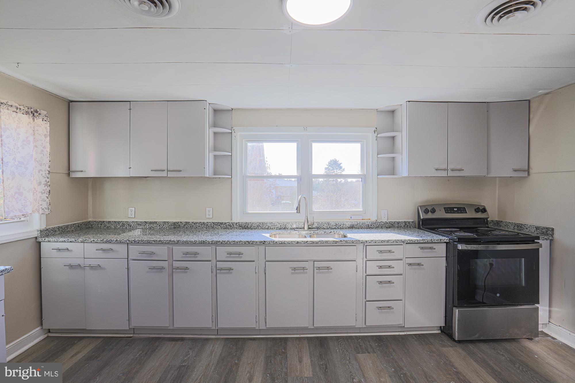 ABINGDON ESTATES - Residential