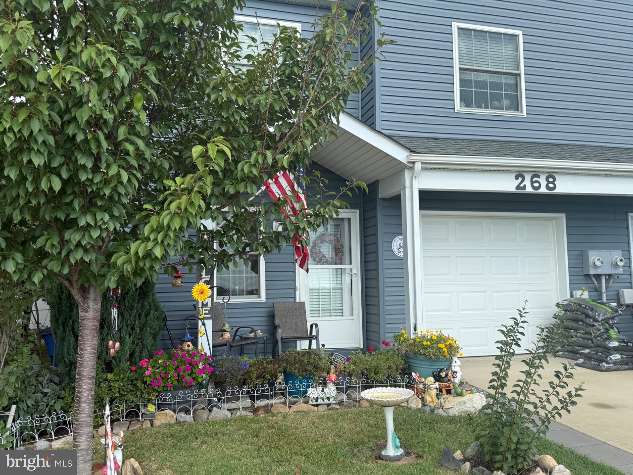 268 PARKSIDE COURT