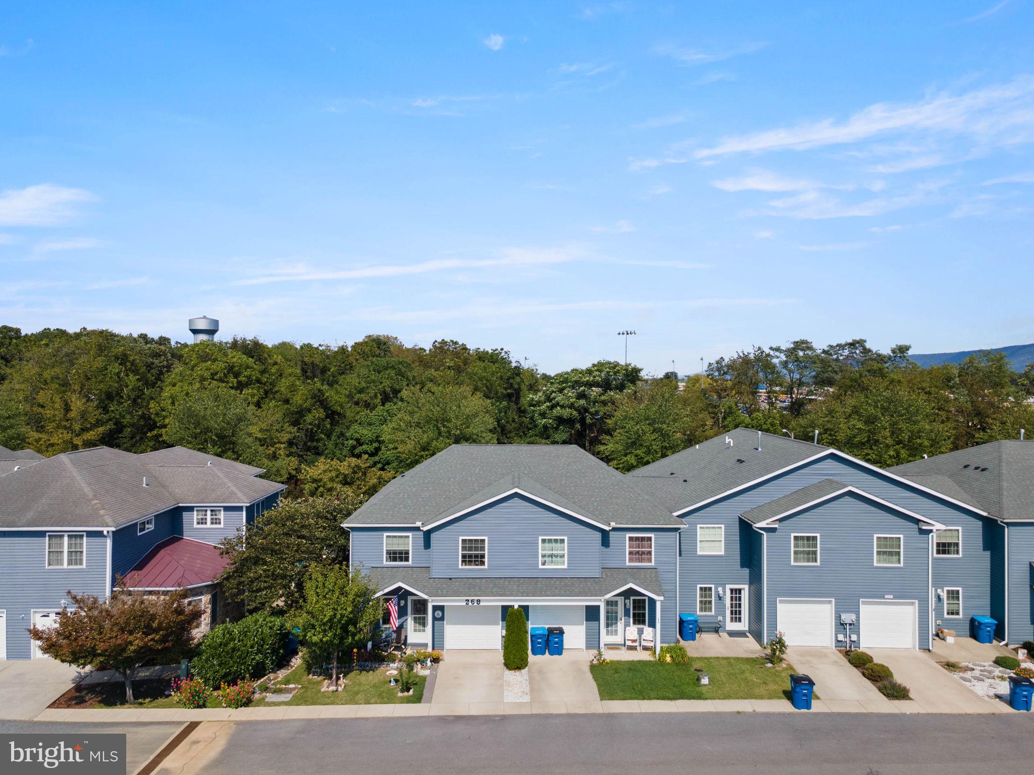 268 PARKSIDE COURT