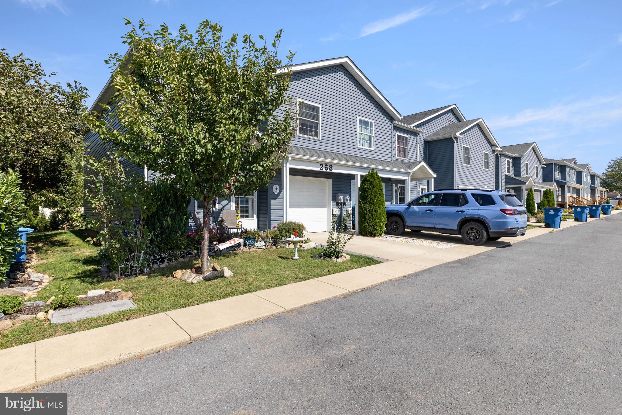 268 PARKSIDE COURT