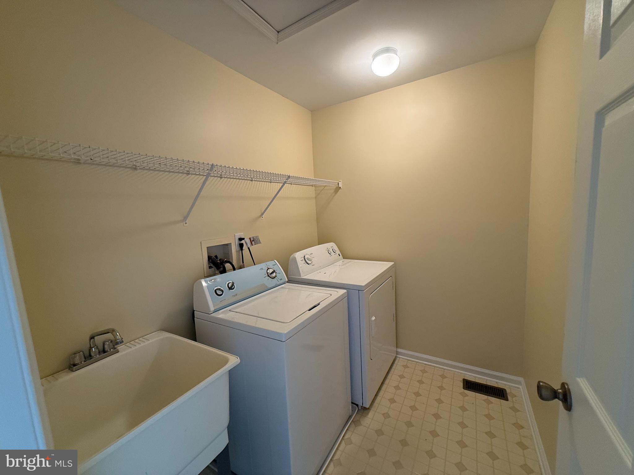 BRANDYWINE @ THORN - Residential