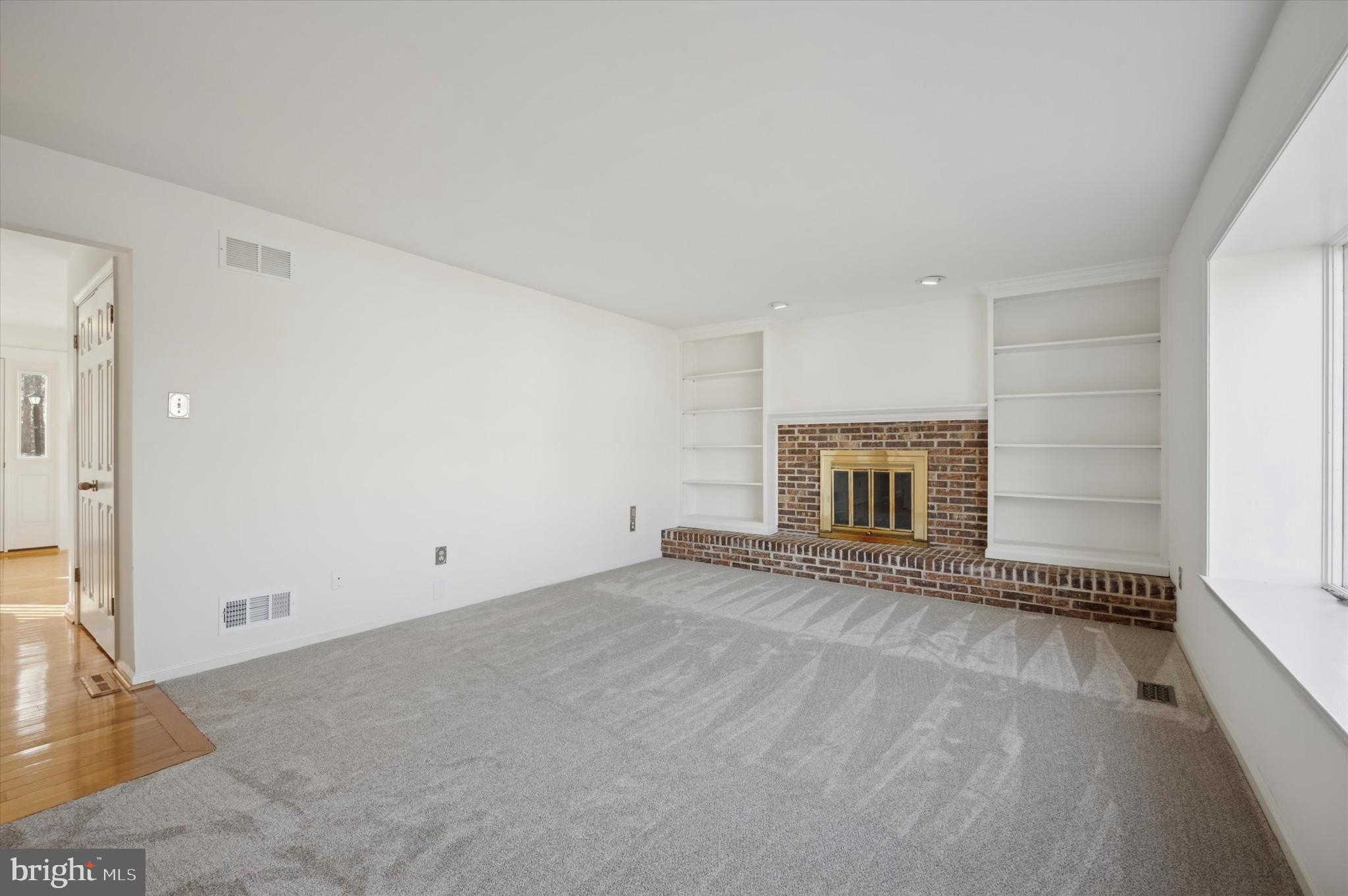 COUNTRY HUNT - Residential