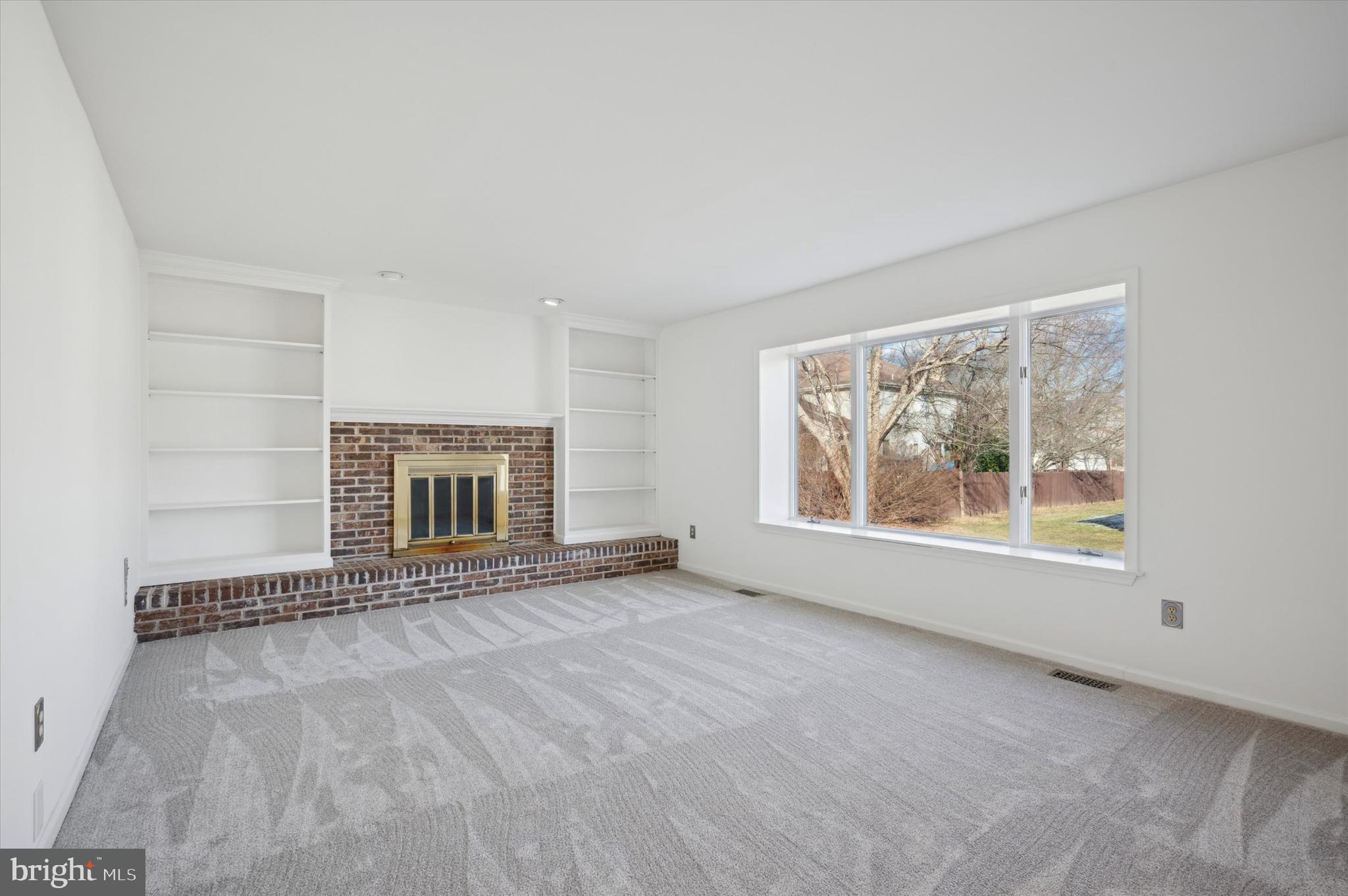 COUNTRY HUNT - Residential