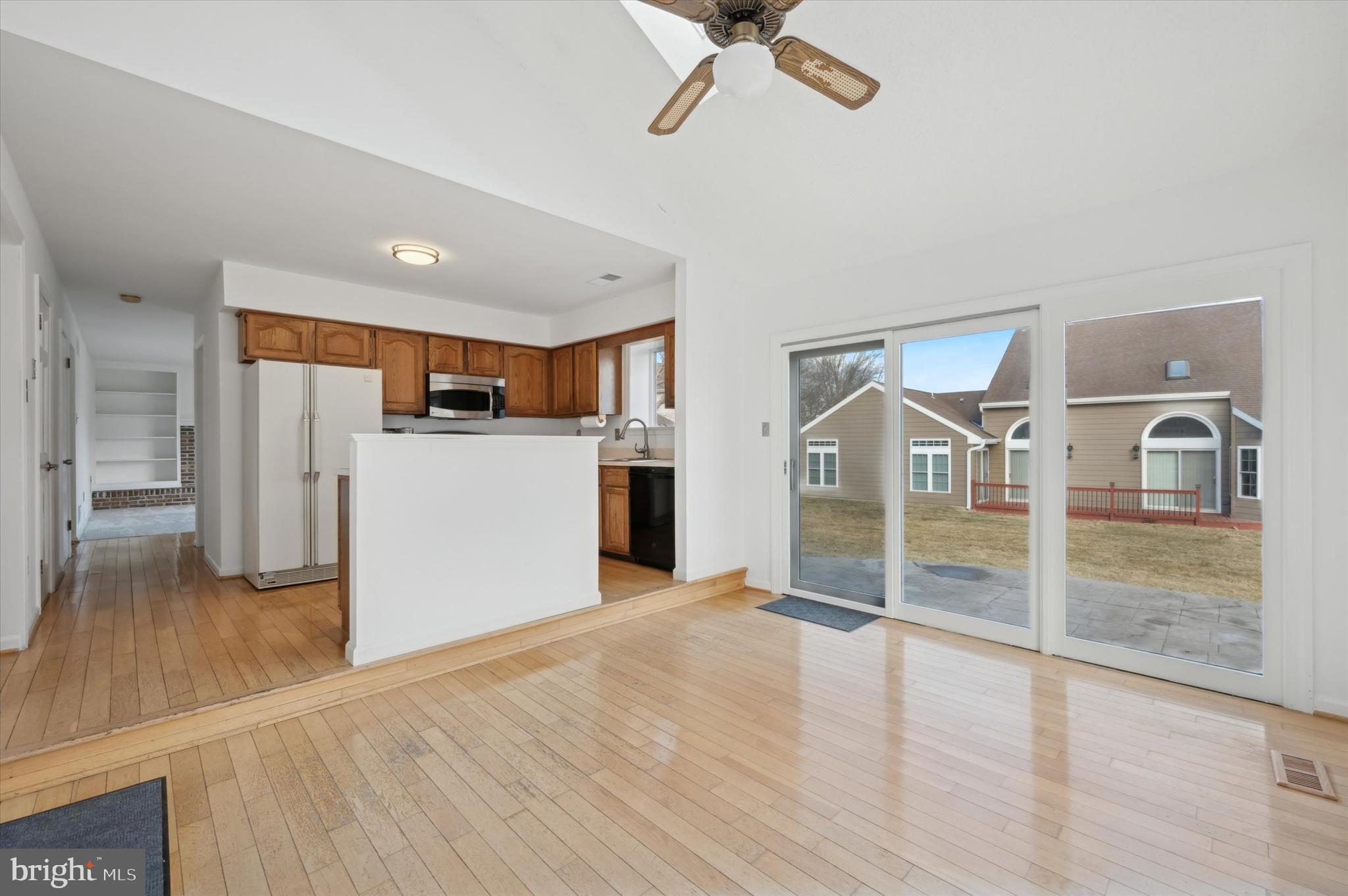 COUNTRY HUNT - Residential