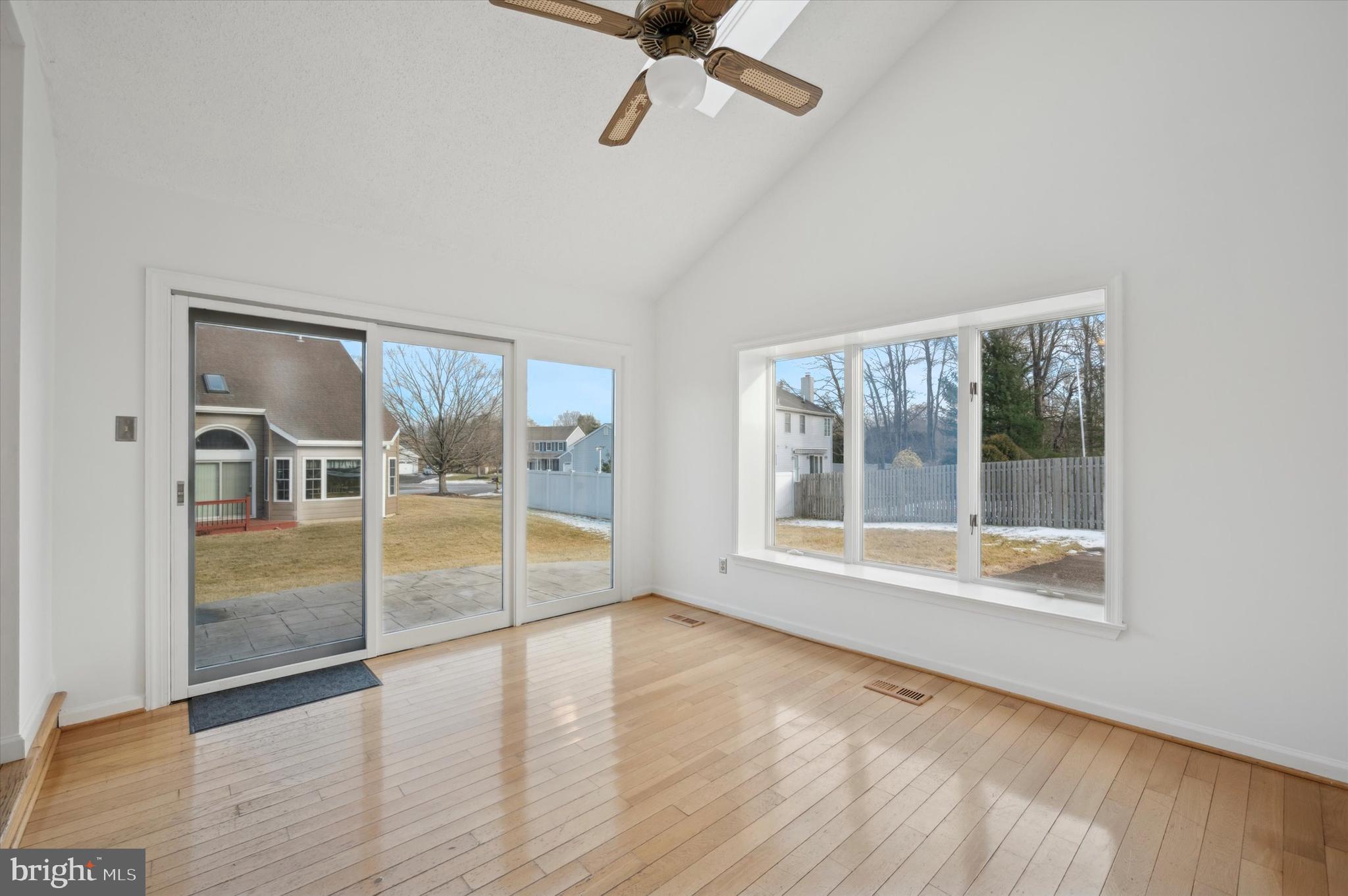 COUNTRY HUNT - Residential