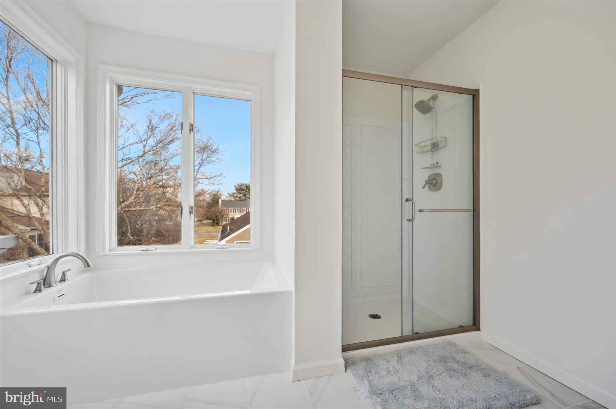 COUNTRY HUNT - Residential