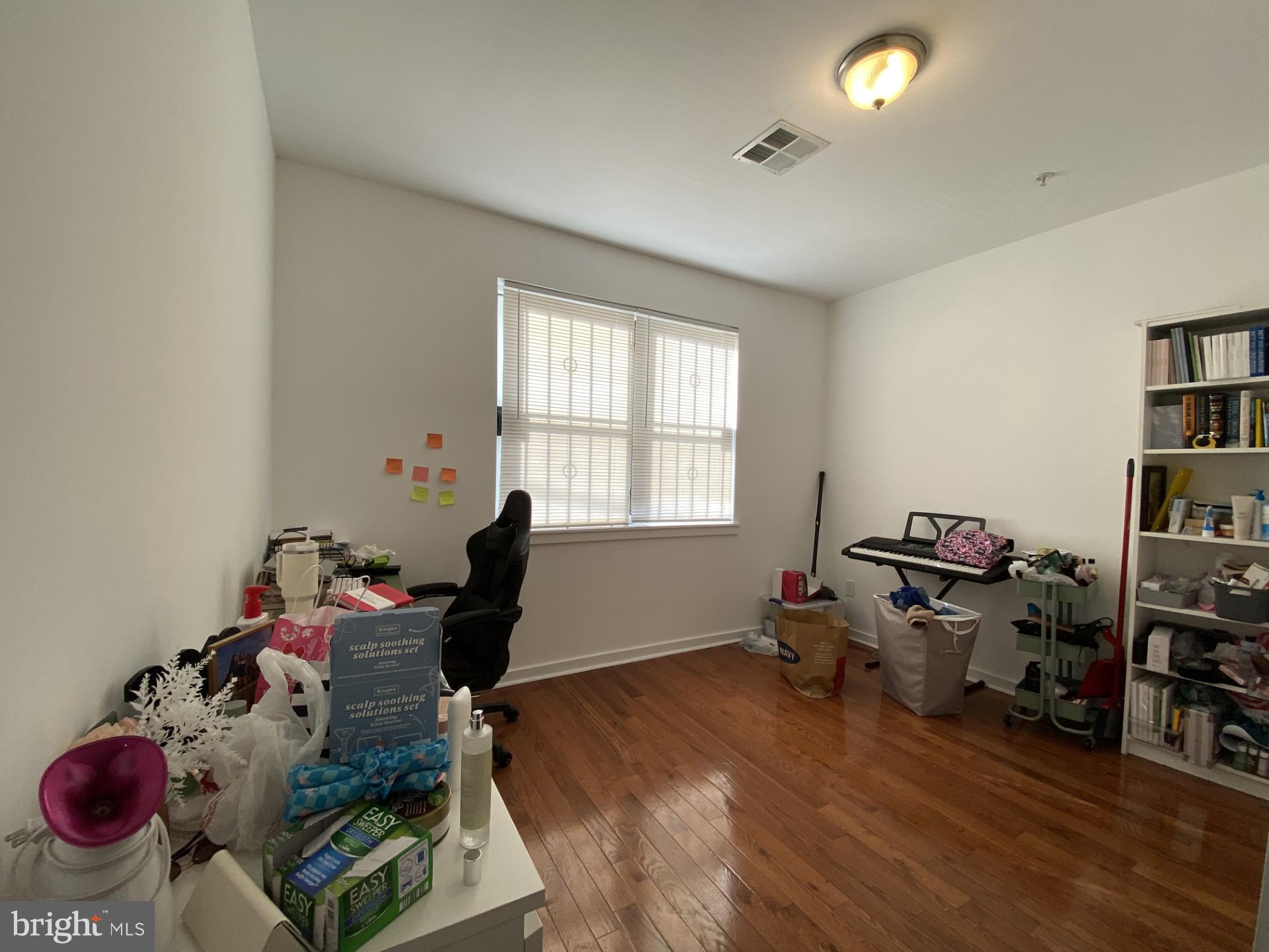 YORKTOWN - Residential Income