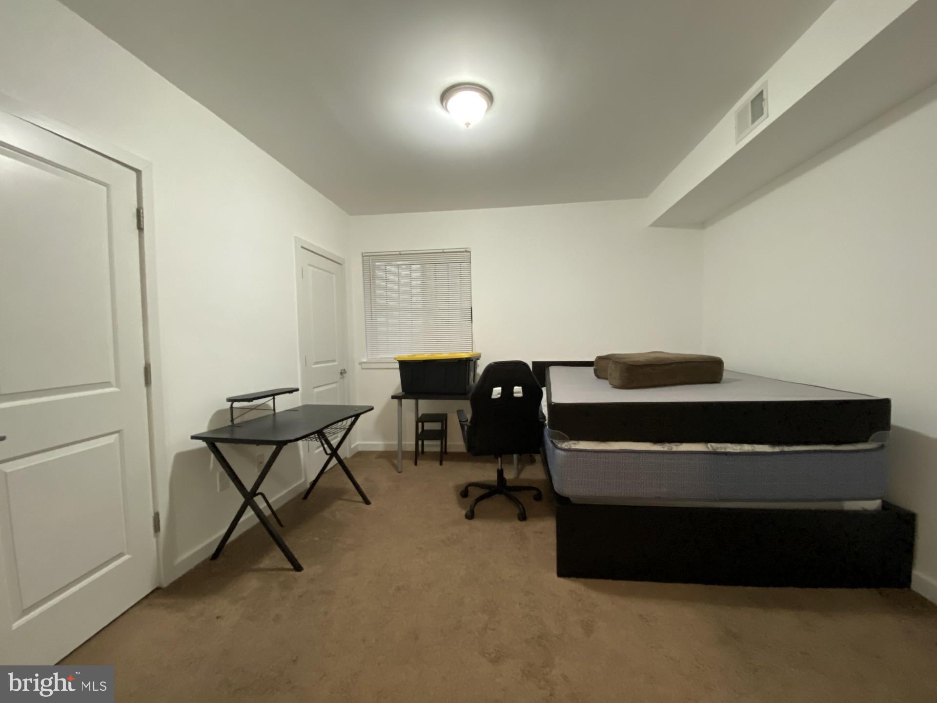 YORKTOWN - Residential Income