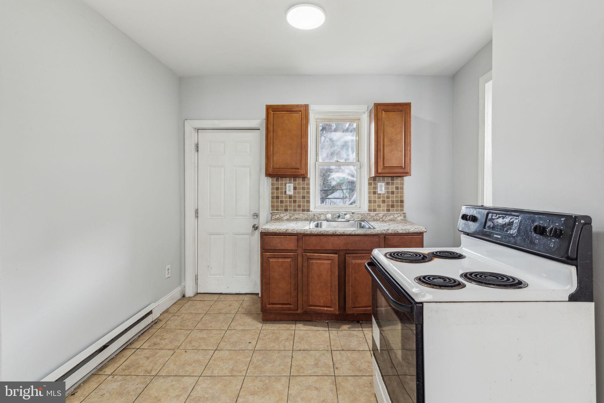 PHILADELPHIA (WEST) - Residential