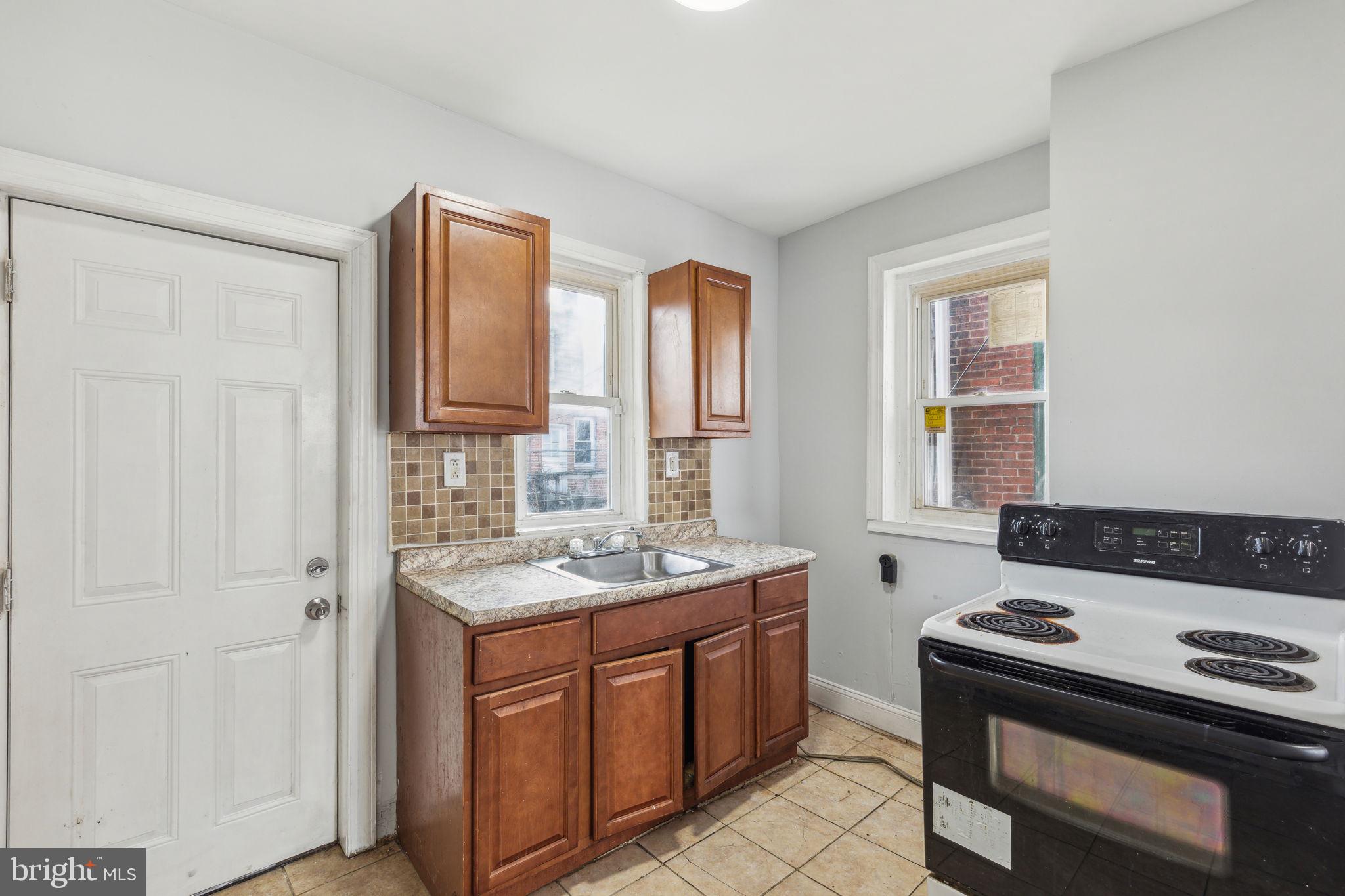 PHILADELPHIA (WEST) - Residential