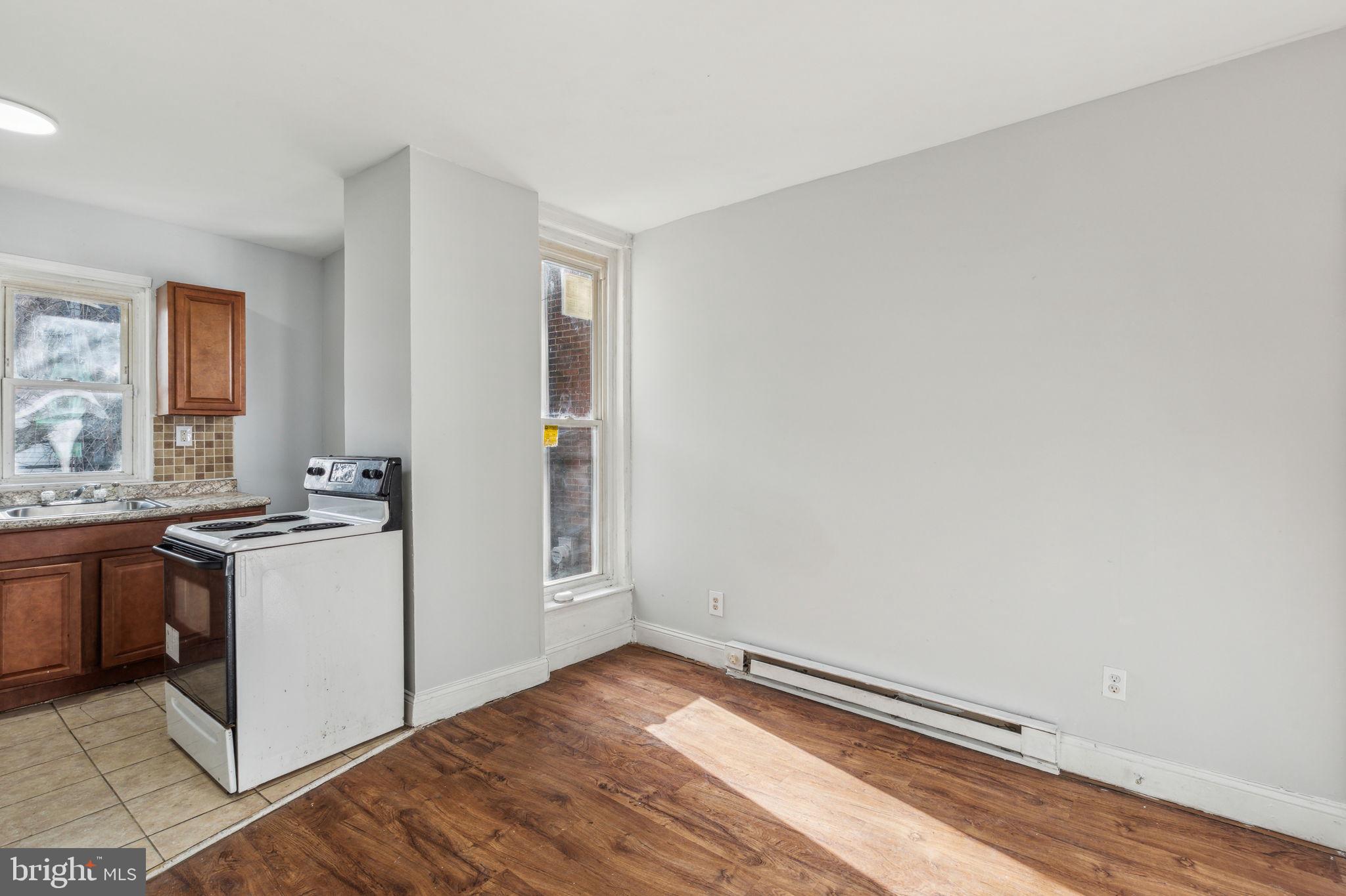 PHILADELPHIA (WEST) - Residential