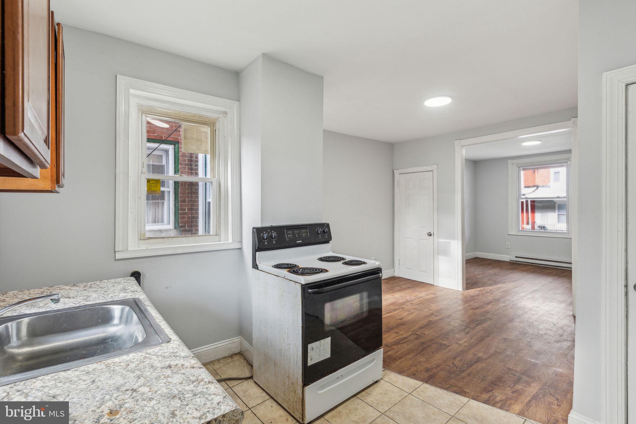 PHILADELPHIA (WEST) - Residential