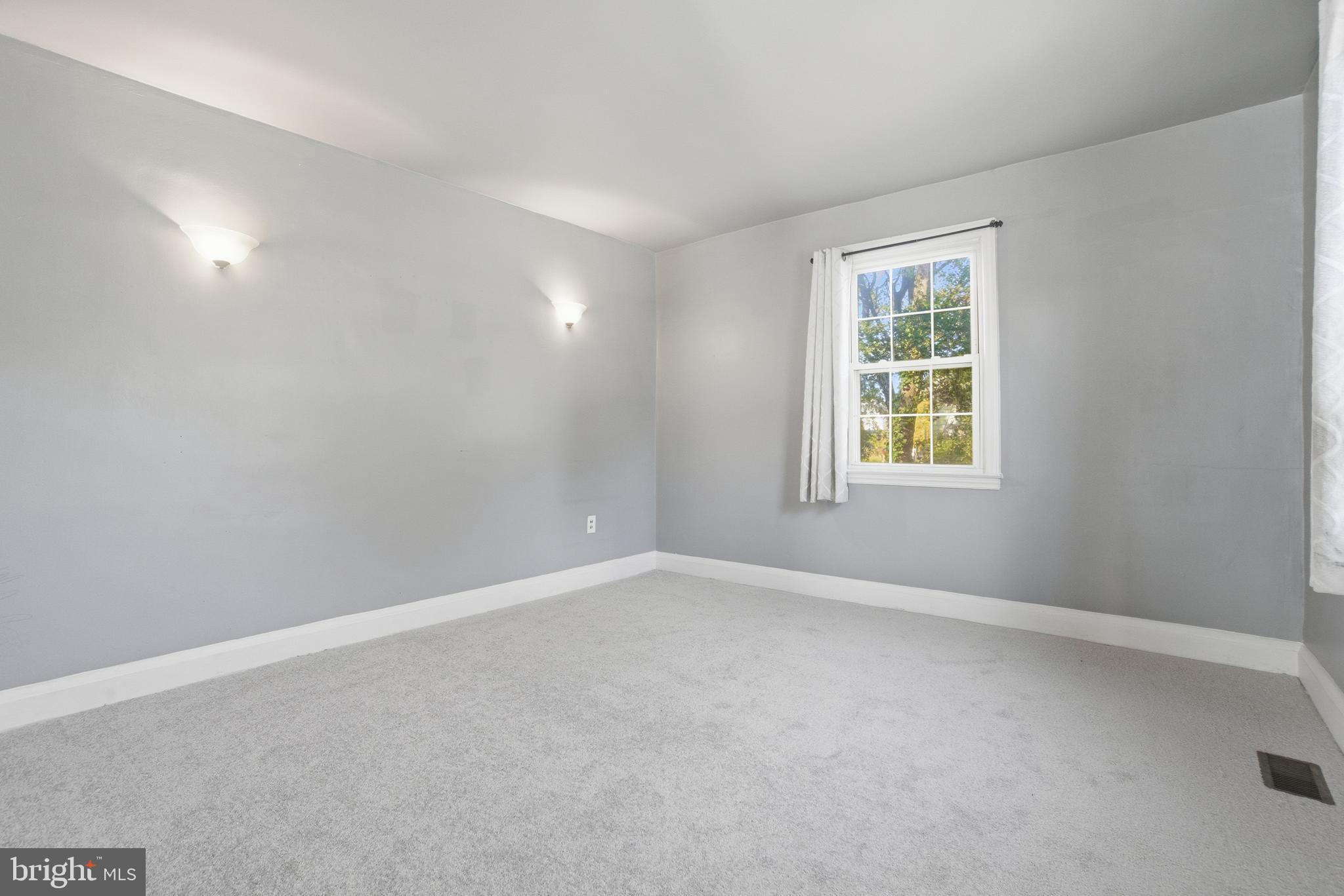 LANDSDOWNE - Residential