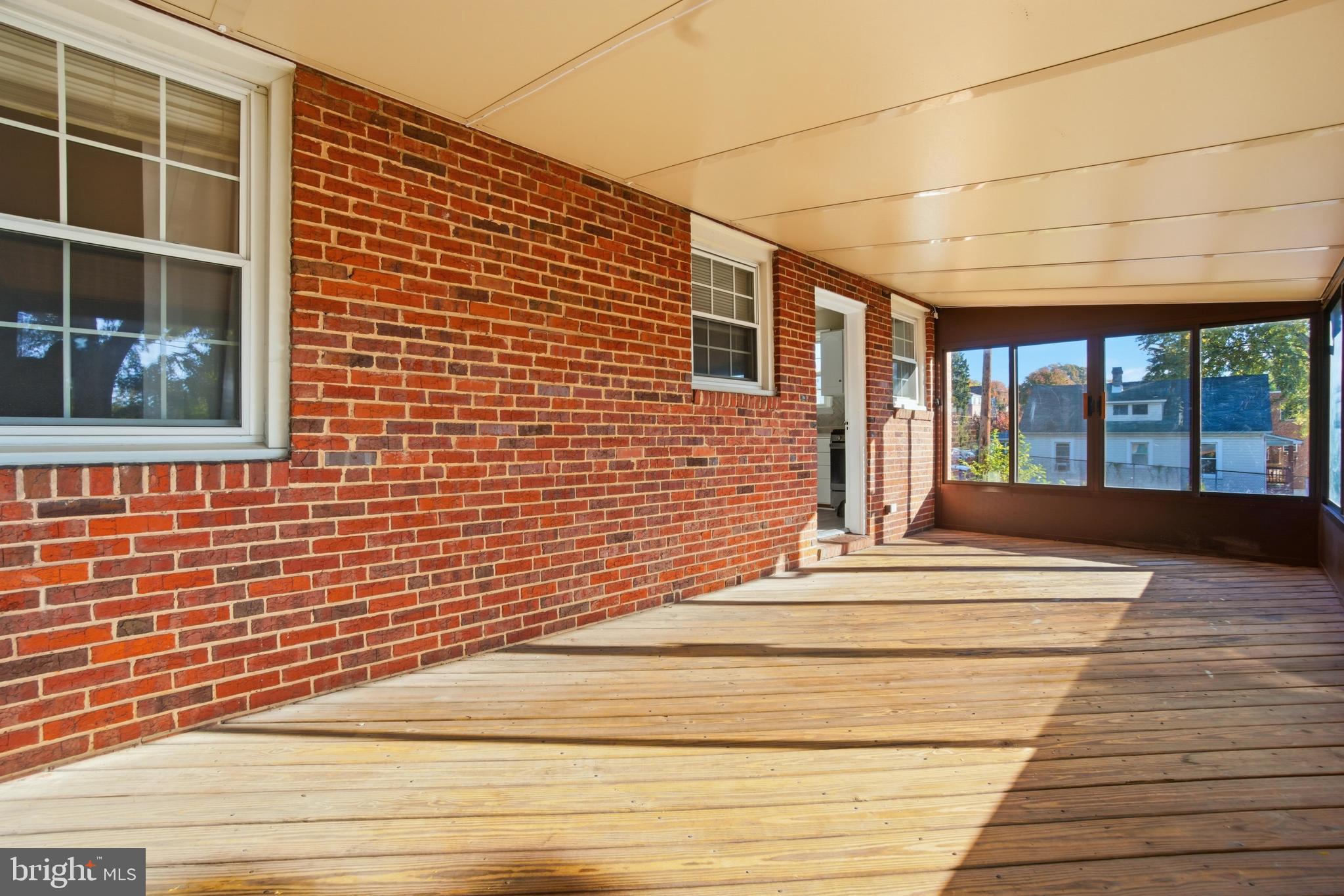 LANDSDOWNE - Residential