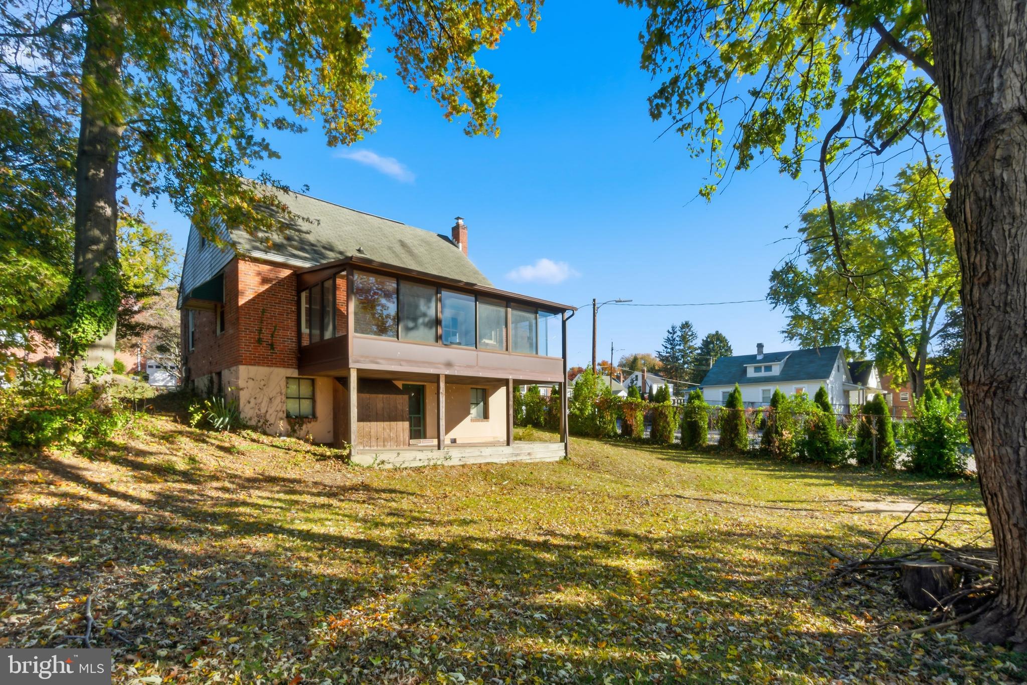 LANDSDOWNE - Residential