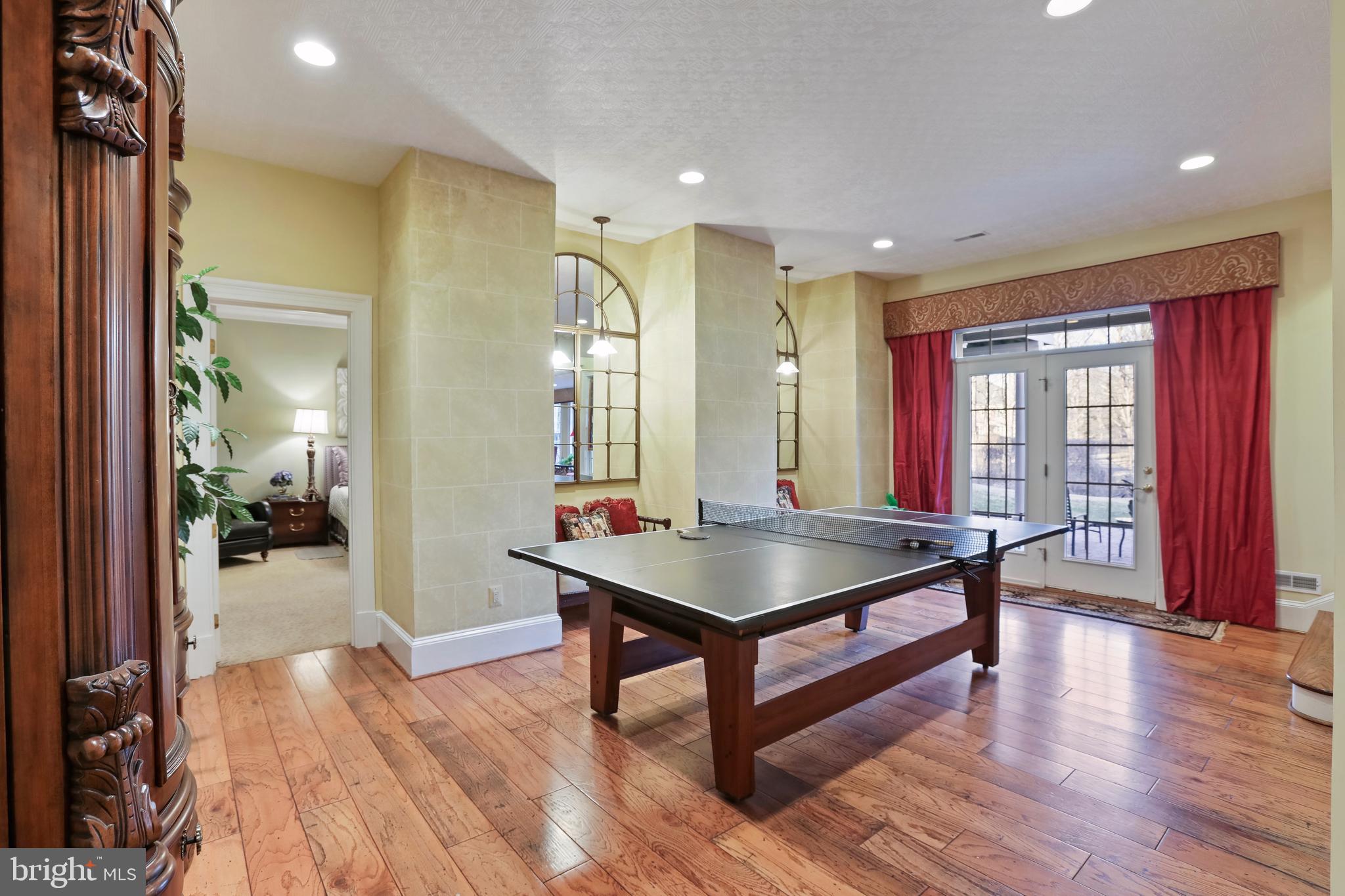 BRYAN POND - Residential