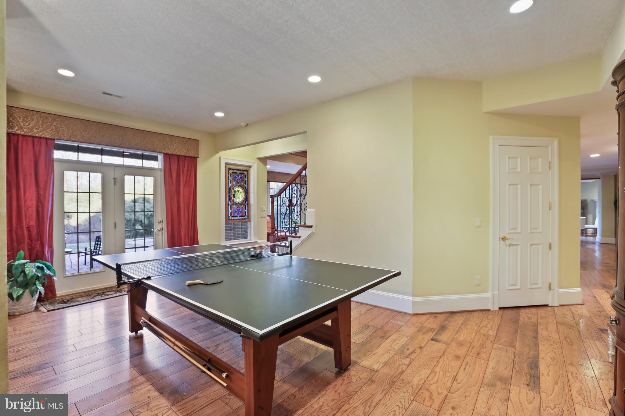 BRYAN POND - Residential