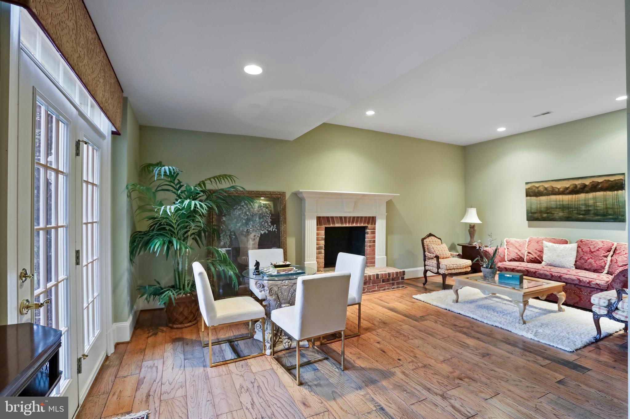 BRYAN POND - Residential