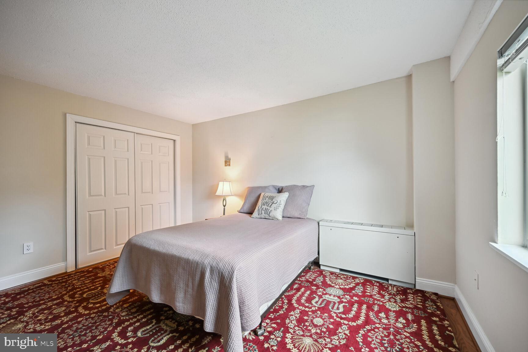 LAKESIDE TERRACE - Residential