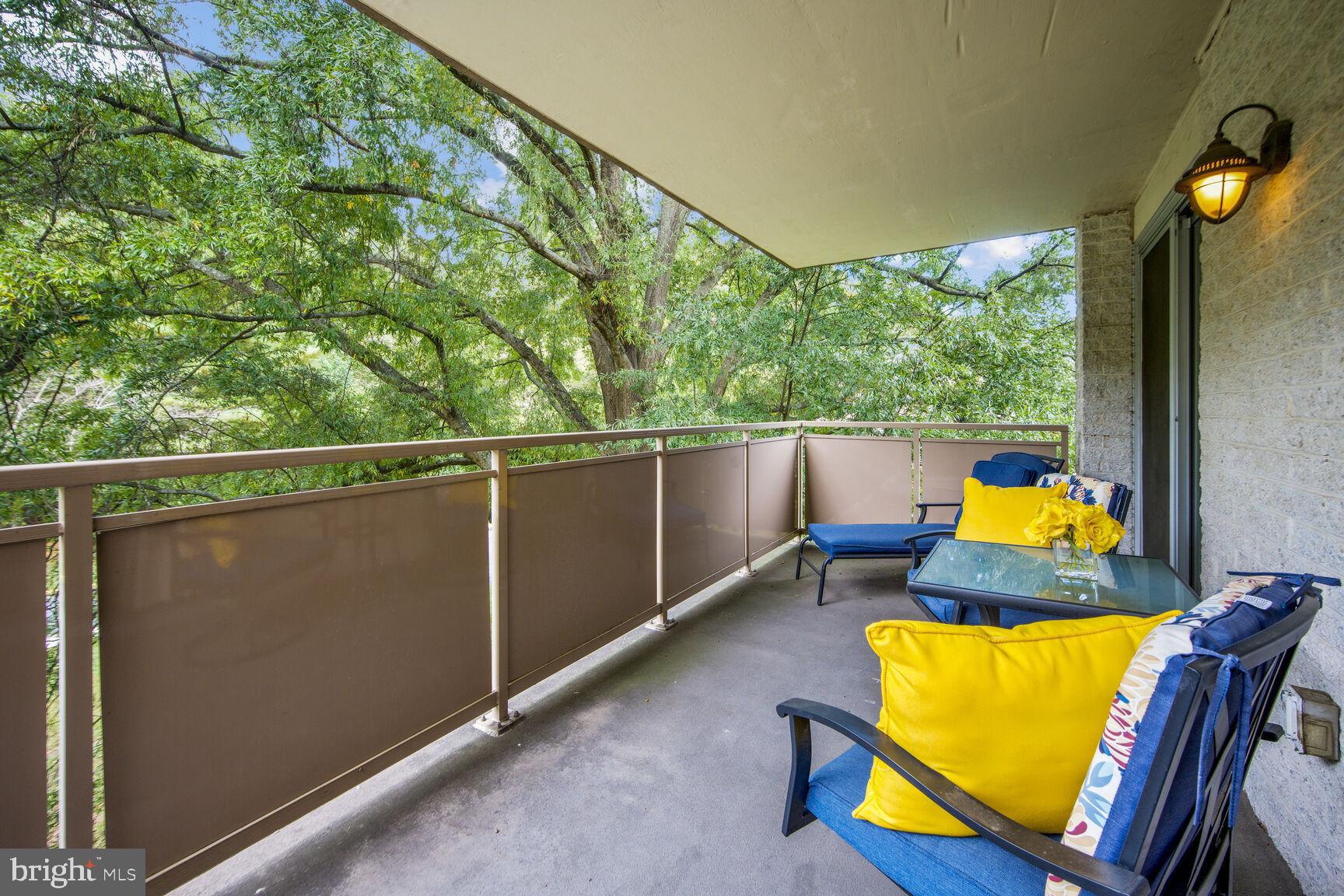 LAKESIDE TERRACE - Residential