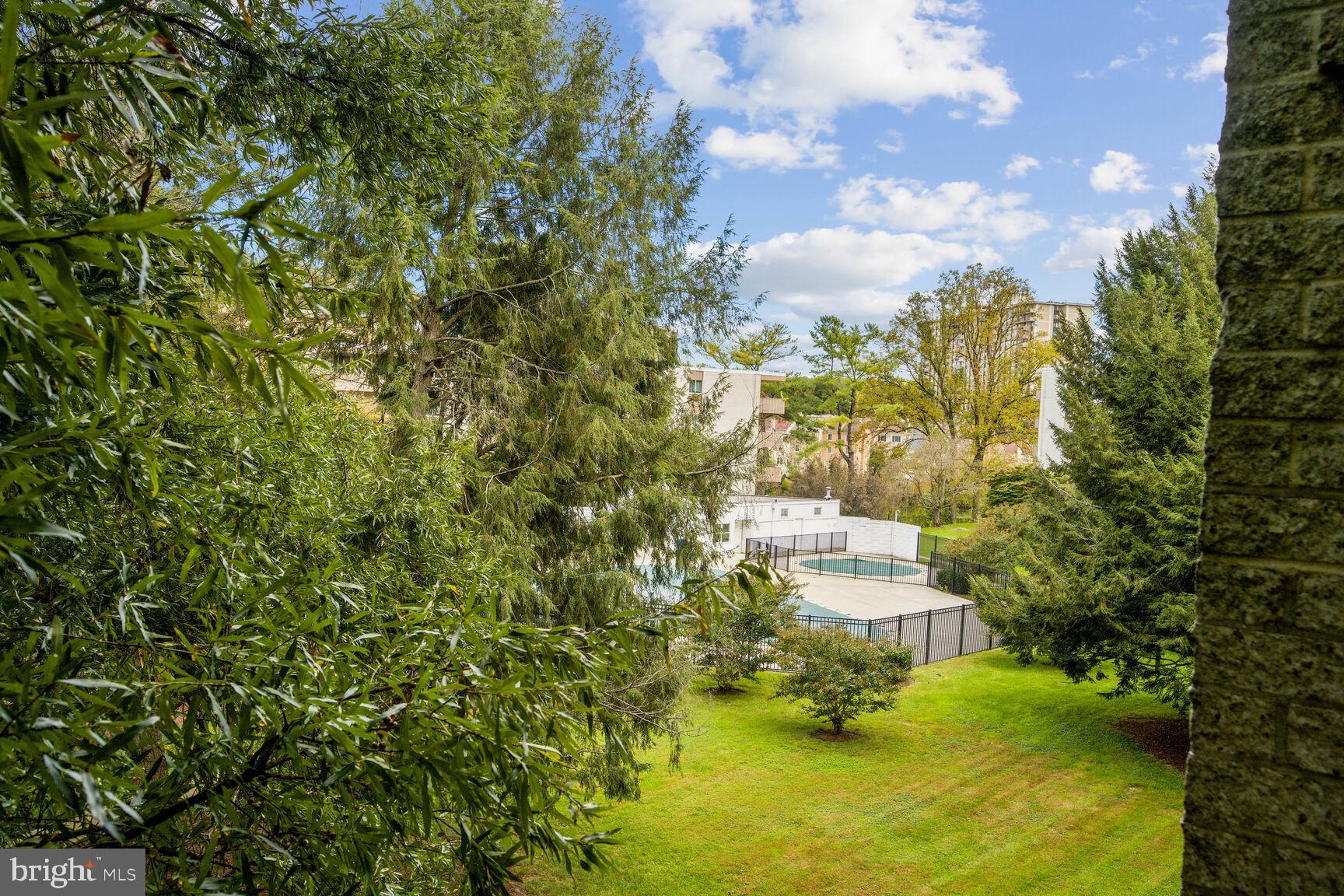 LAKESIDE TERRACE - Residential