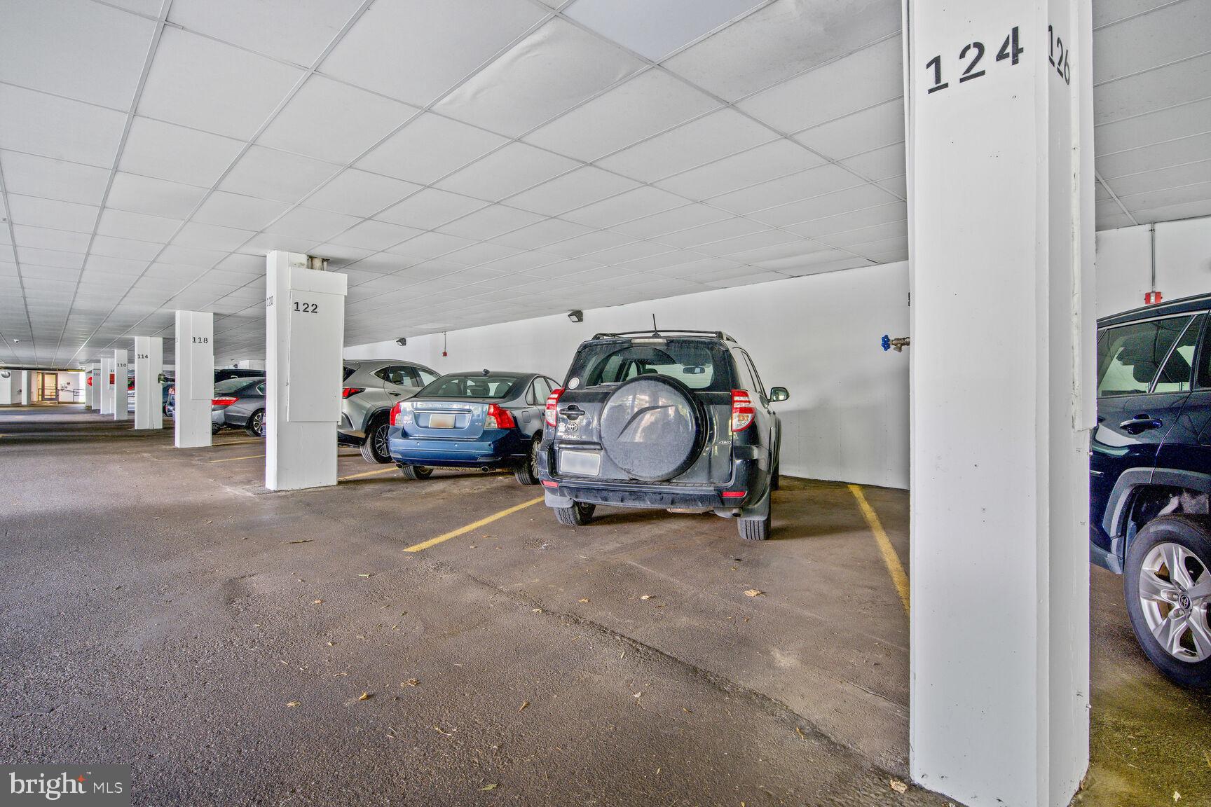 LAKESIDE TERRACE - Residential