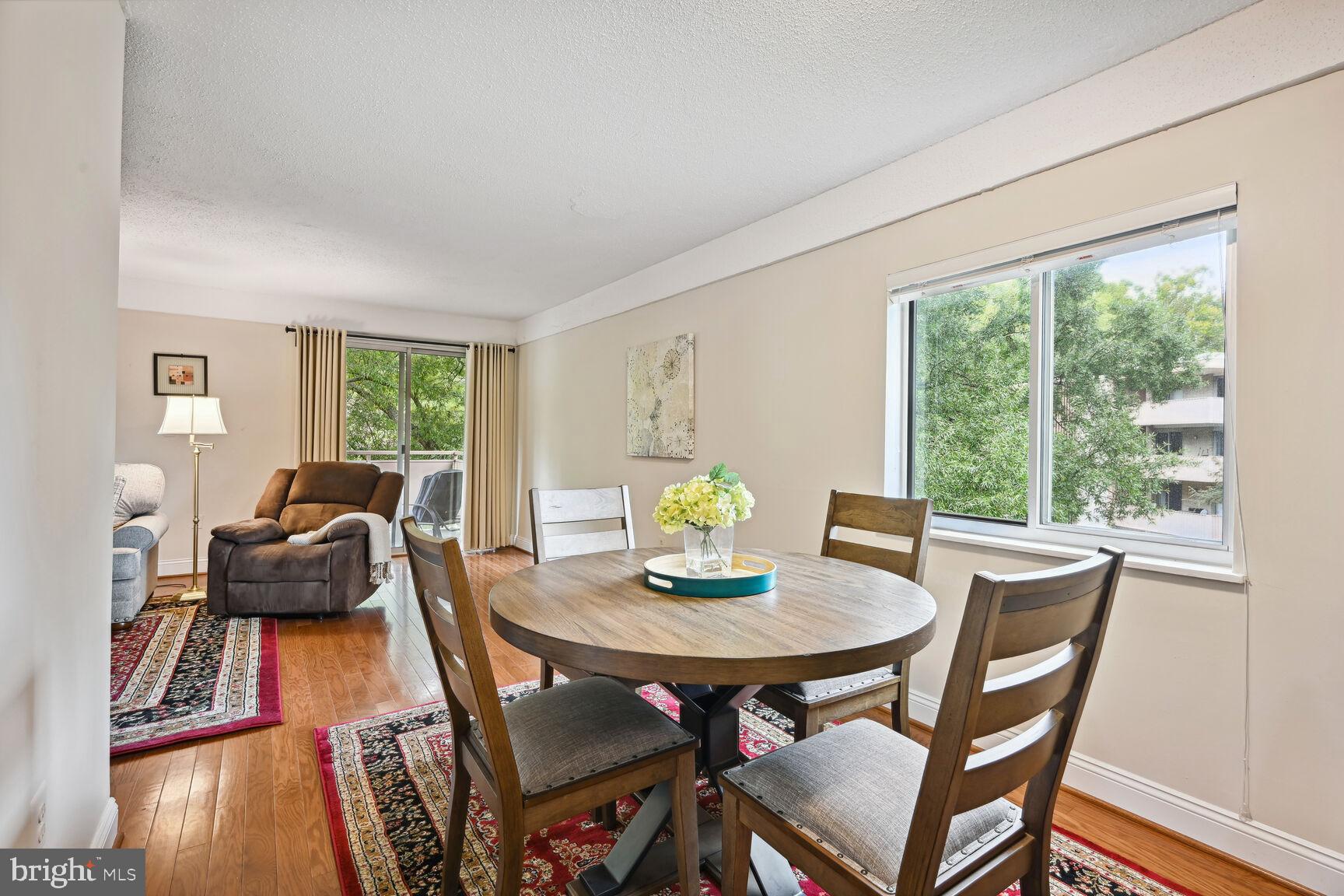 LAKESIDE TERRACE - Residential