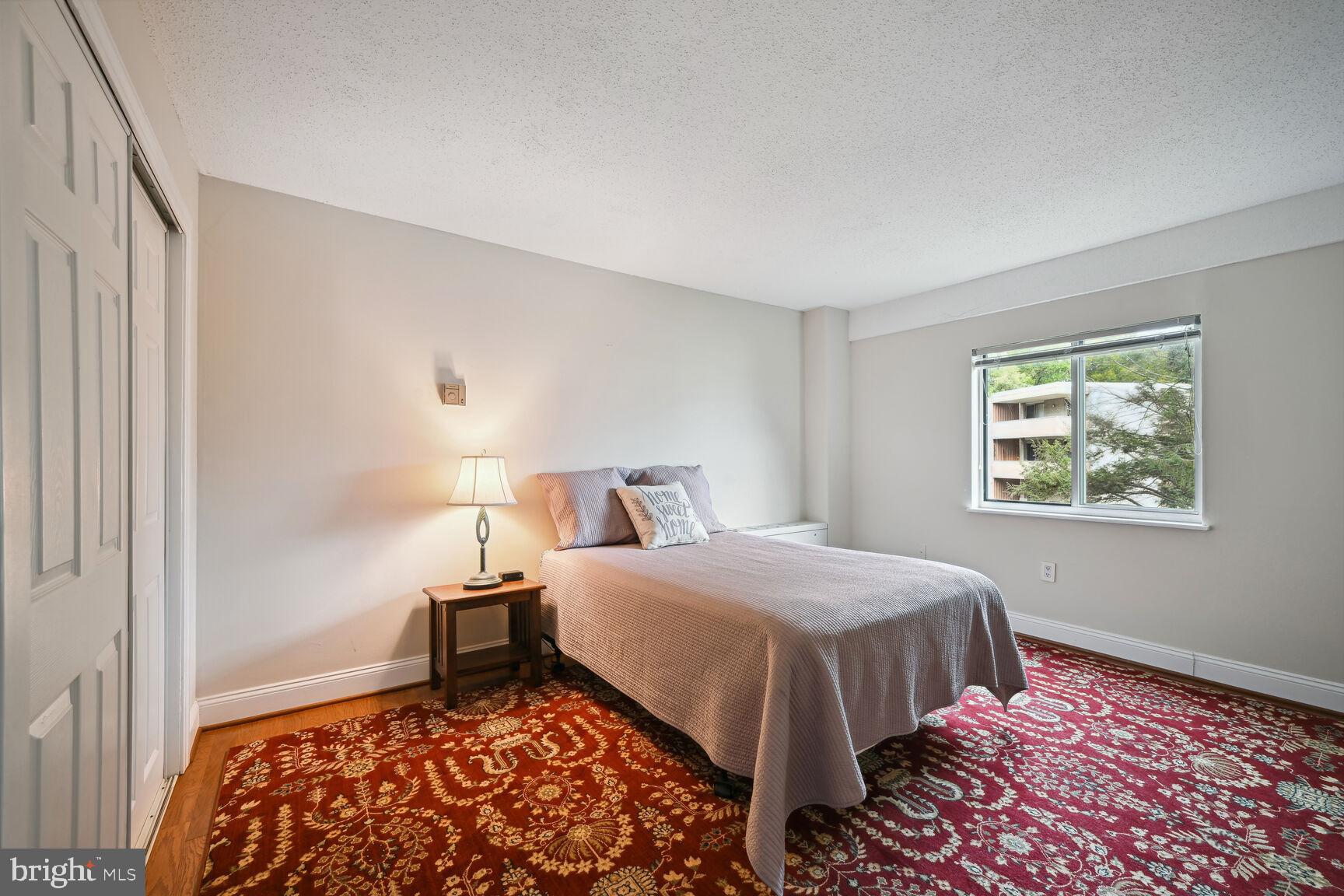 LAKESIDE TERRACE - Residential