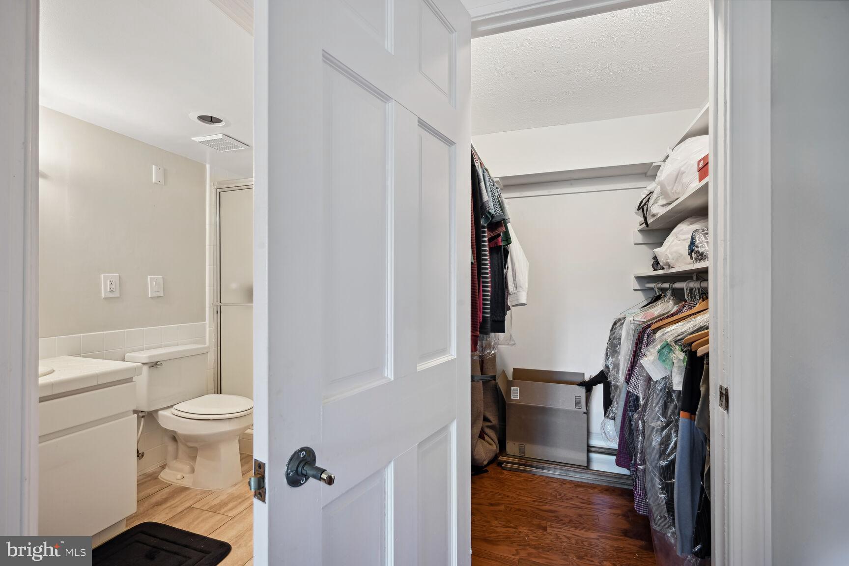 LAKESIDE TERRACE - Residential