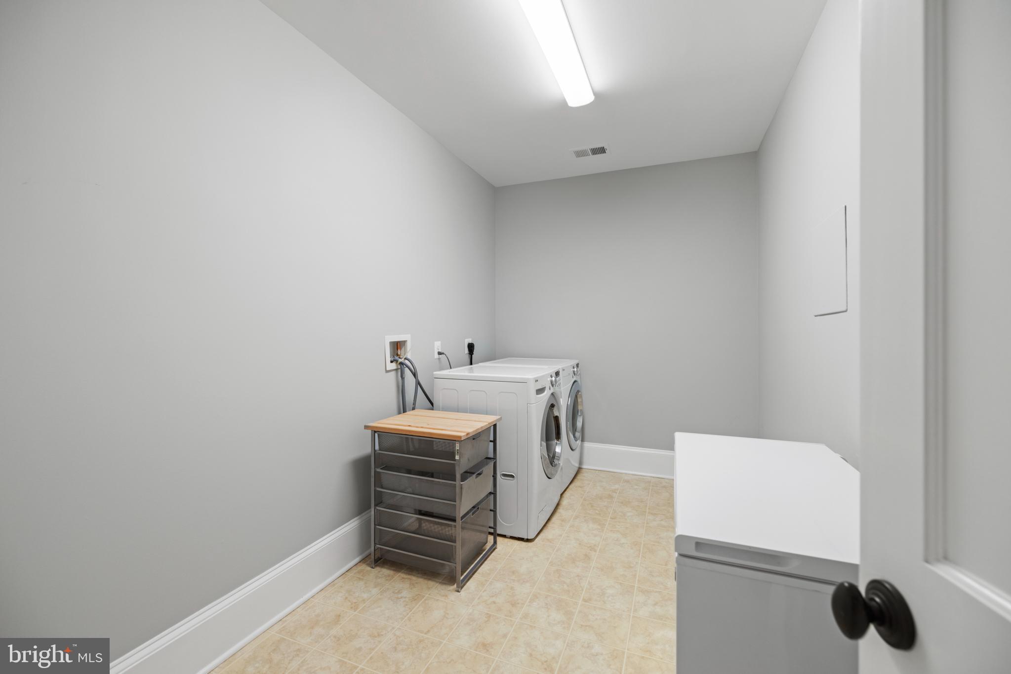 CLARENDON - Residential