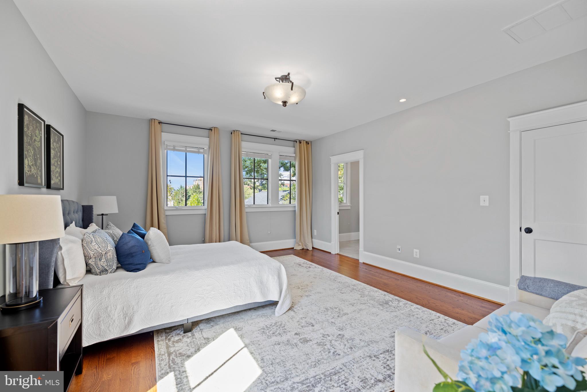 CLARENDON - Residential