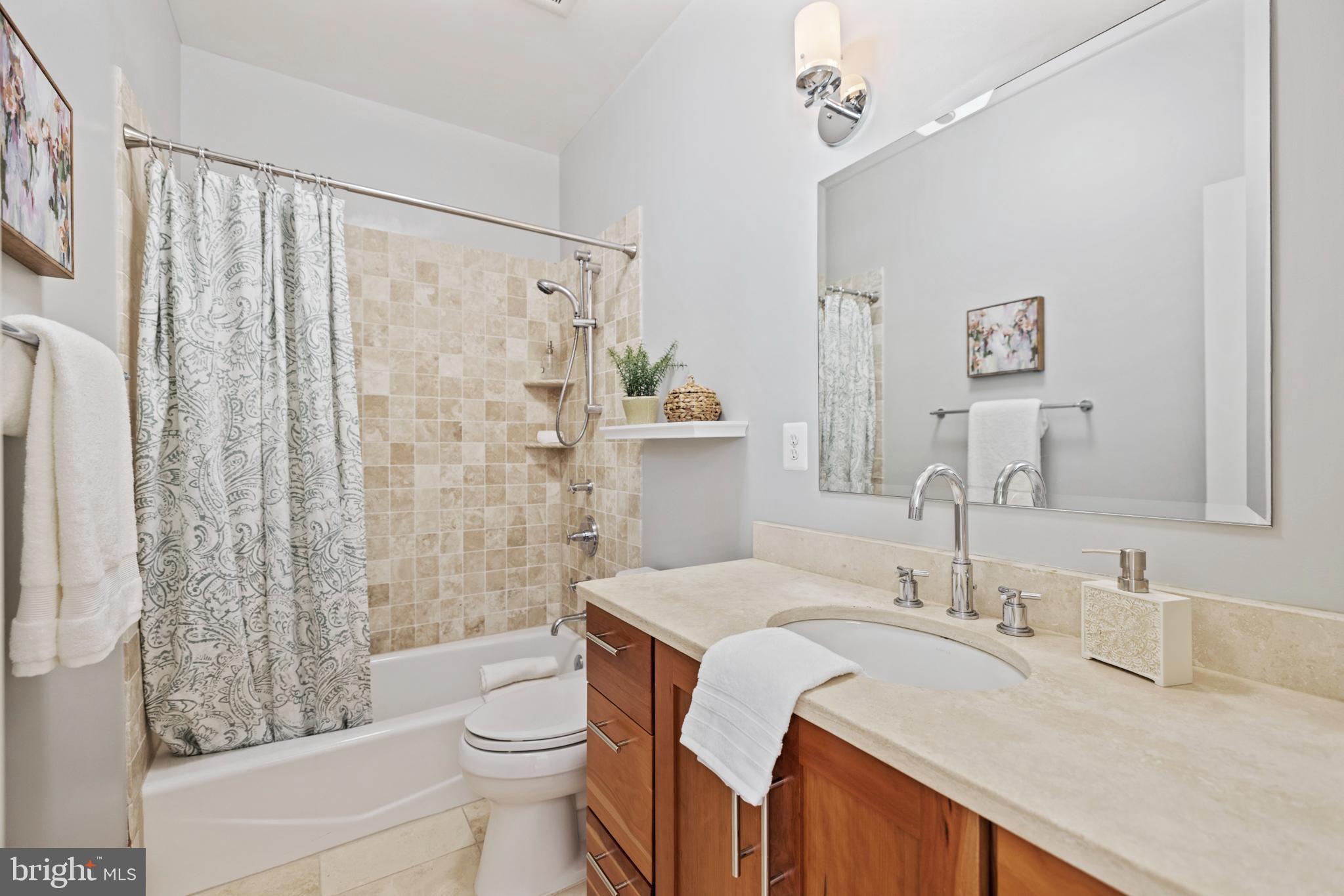 CLARENDON - Residential