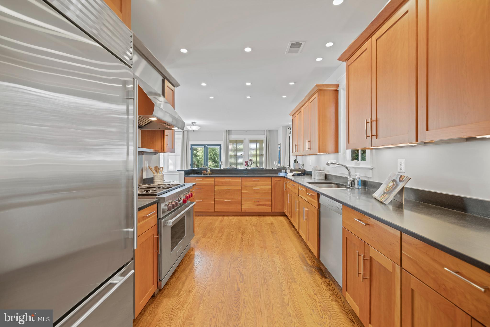 CLARENDON - Residential